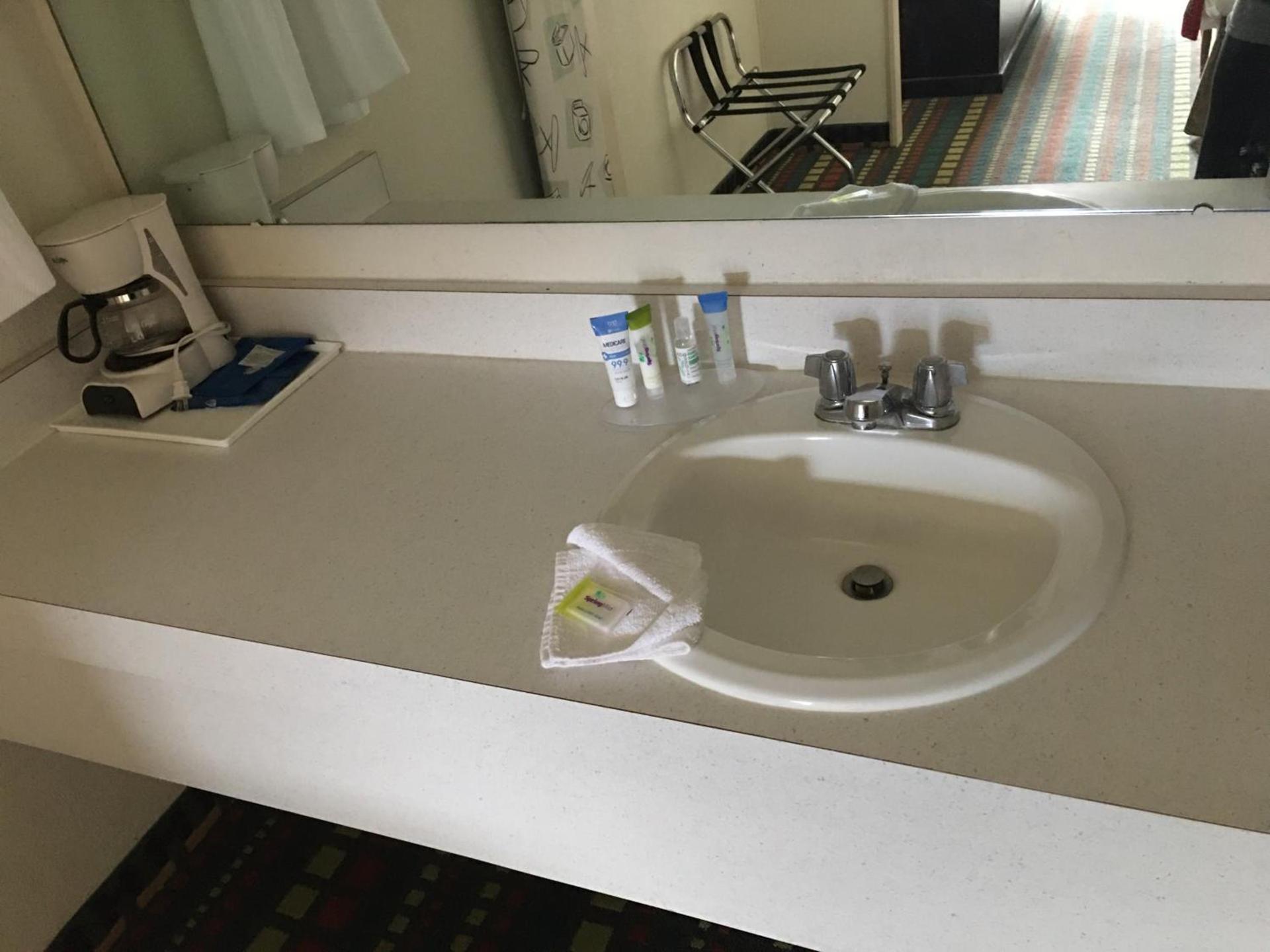 Budget Inn Laramie photo 13