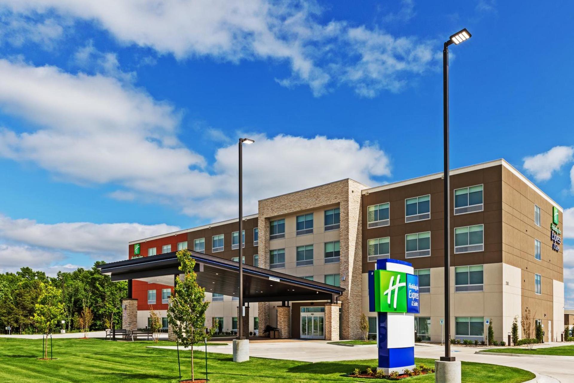 Holiday Inn Express & Suites - Parsons by IHG photo 27