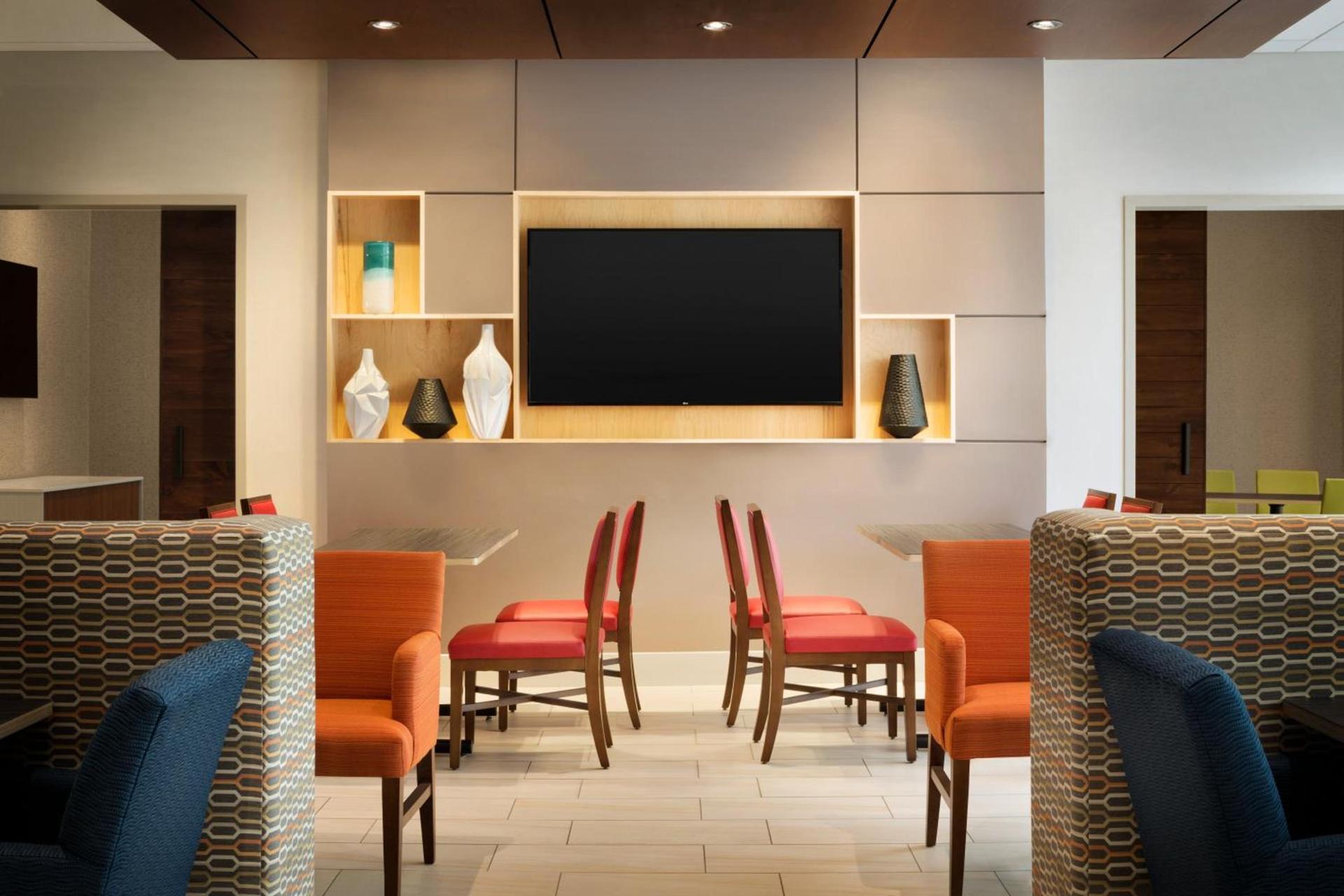 Holiday Inn Express & Suites - Savannah W - Chatham Parkway by IHG photo 32