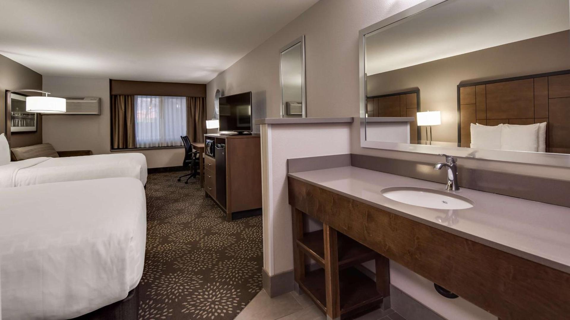 Best Western Plus Spokane North photo 13
