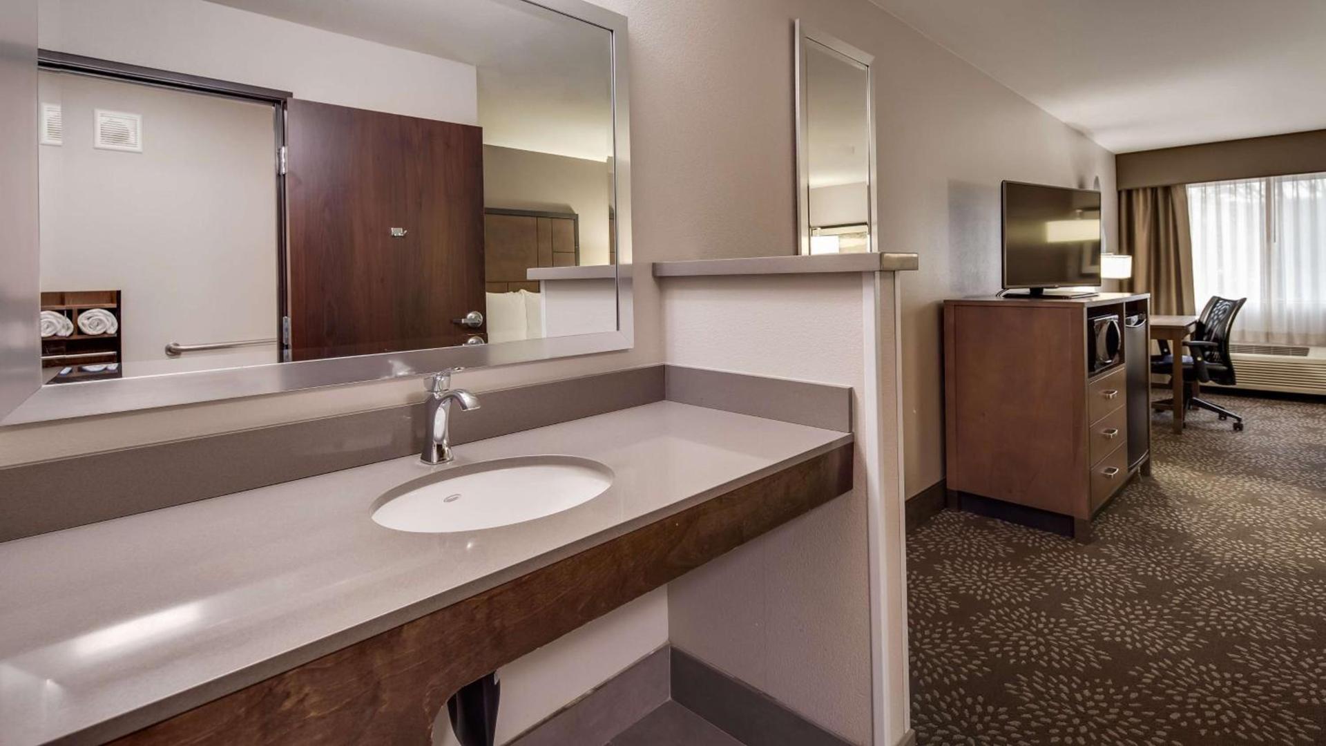 Best Western Plus Spokane North photo 15