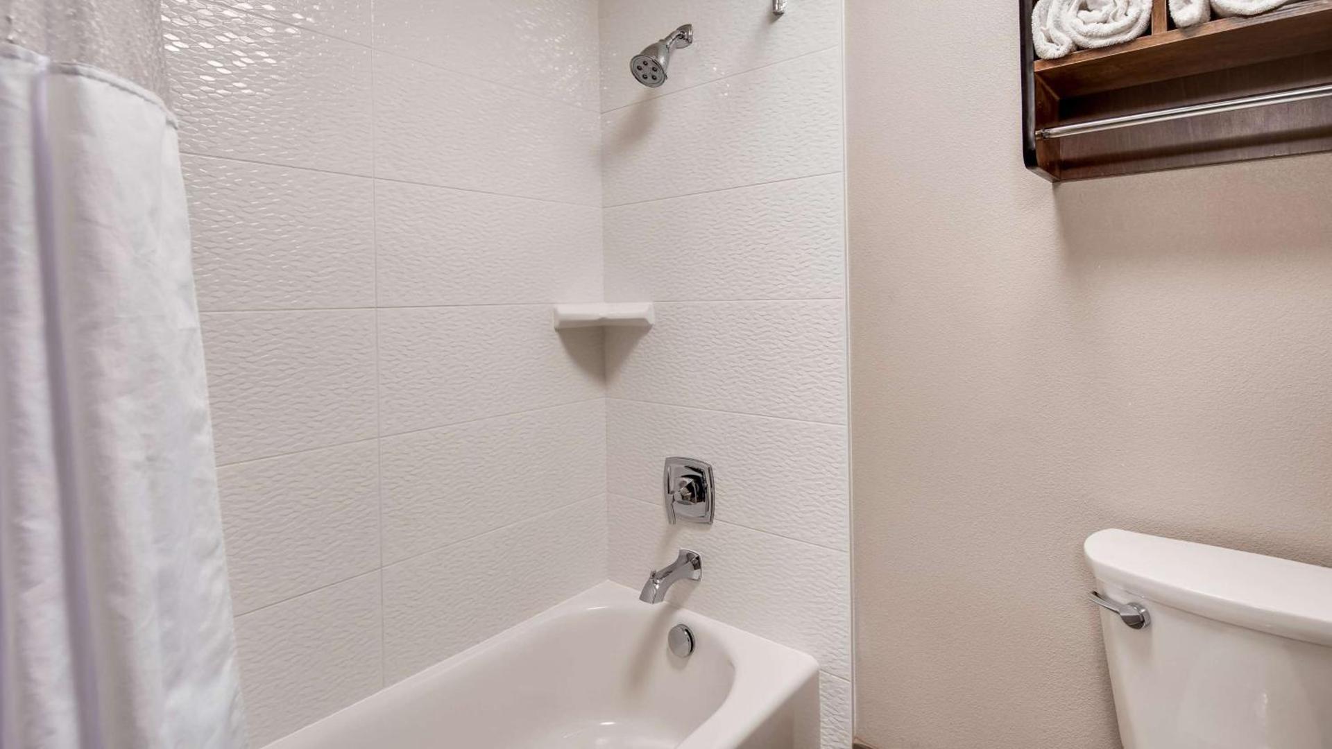 Best Western Plus Spokane North photo 19