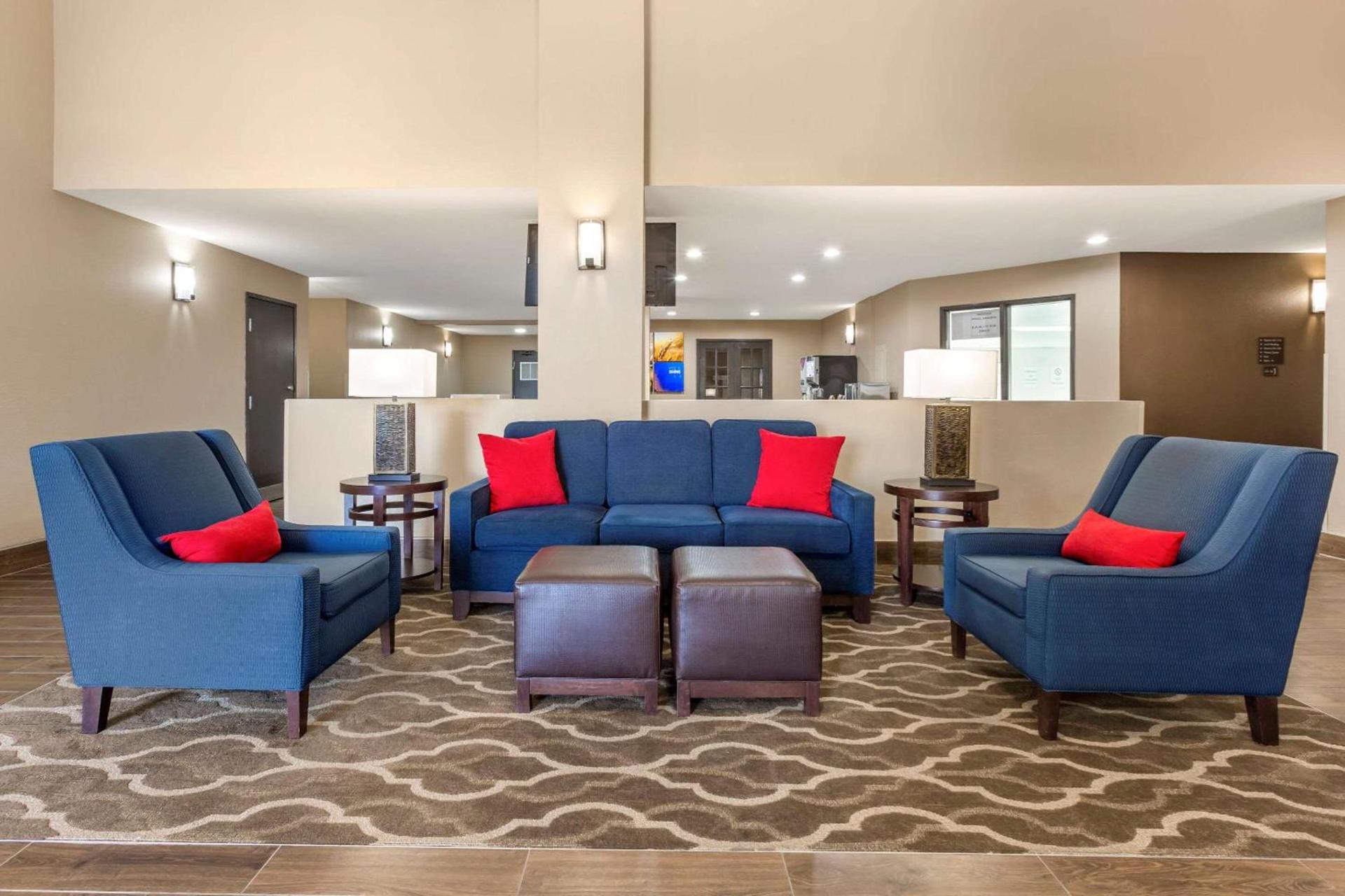 Comfort Inn & Suites Surprise Near Sun City West photo 2