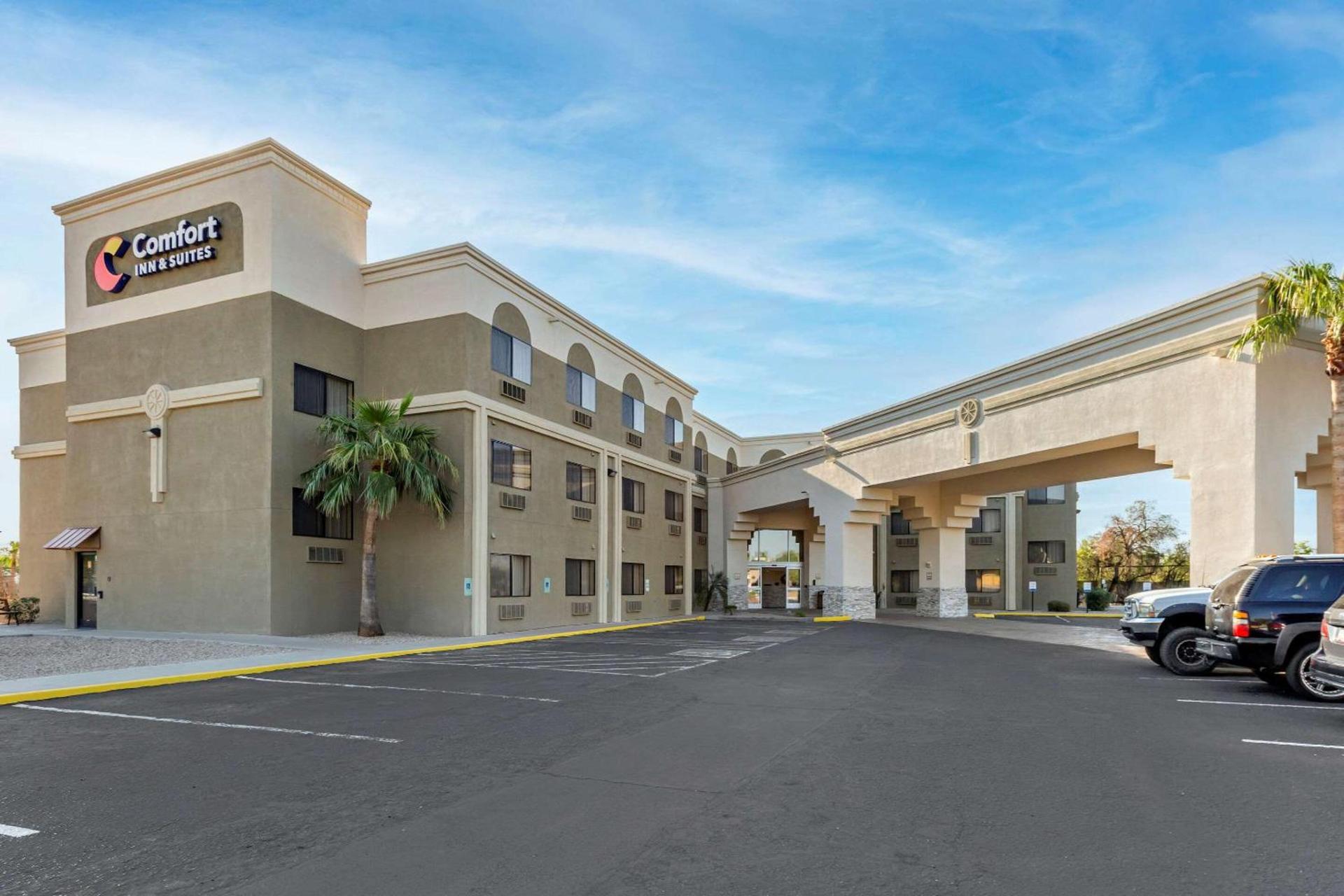 Comfort Inn & Suites Surprise Near Sun City West — hotel in Surprise