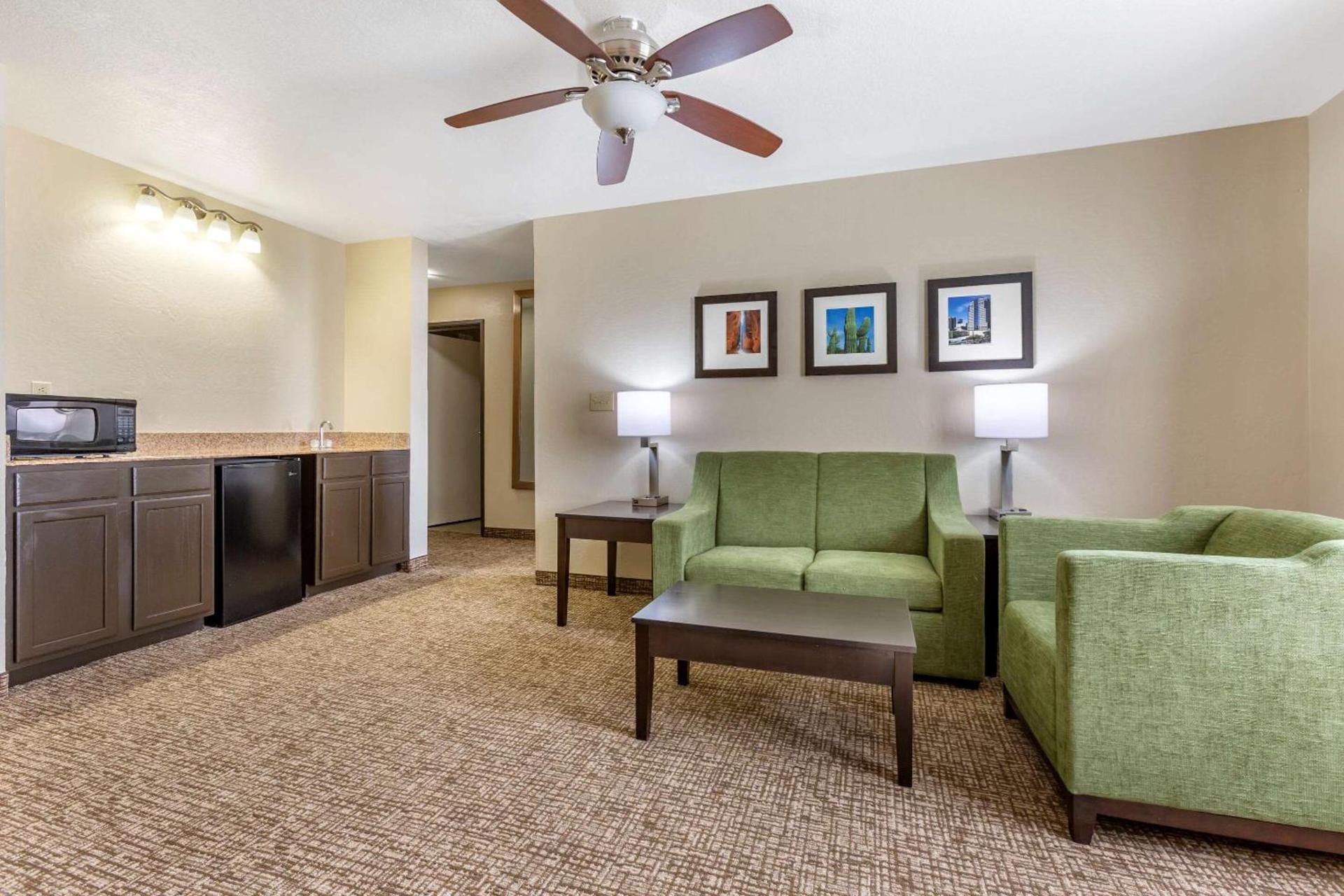 Comfort Inn & Suites Surprise Near Sun City West photo 54