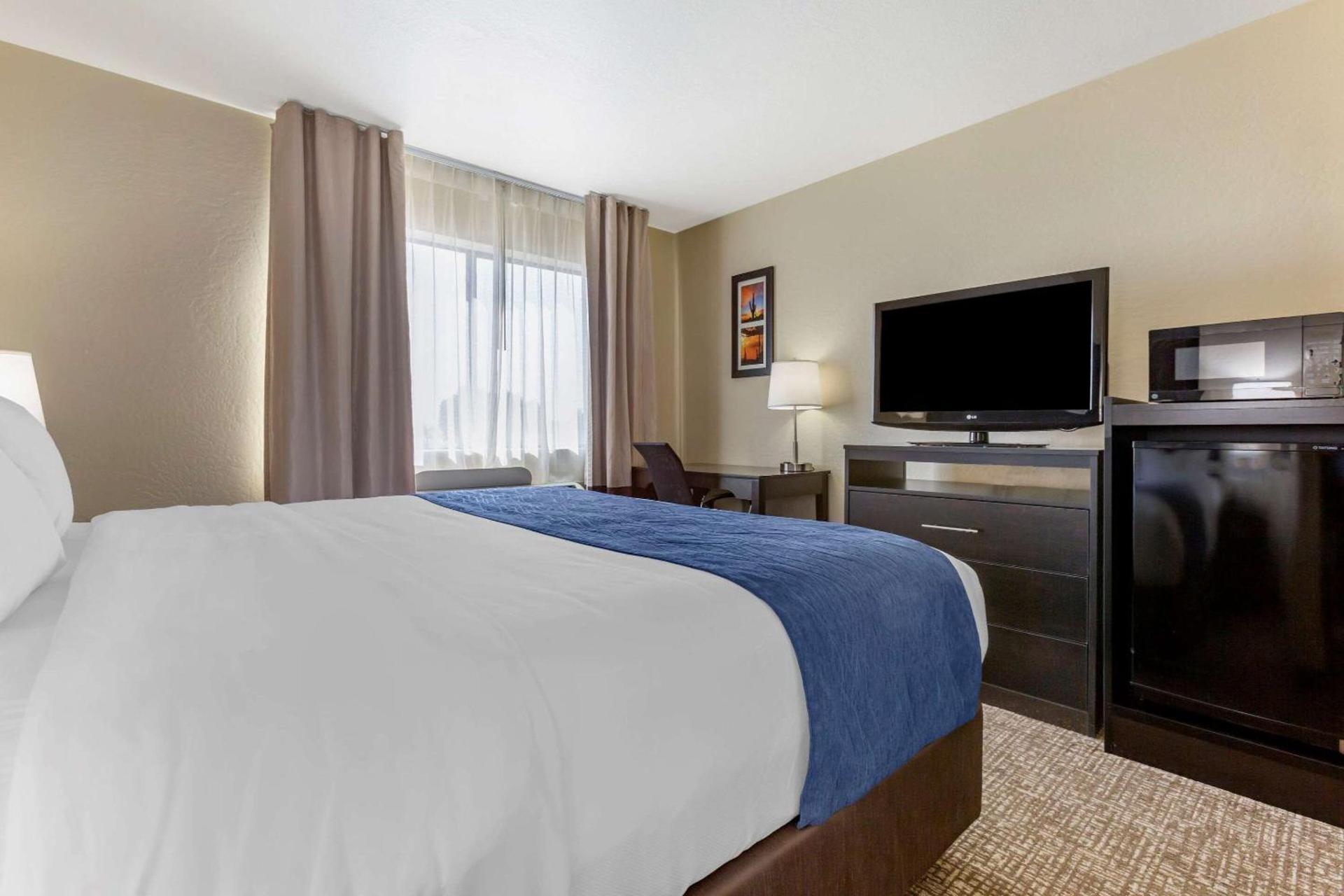 Comfort Inn & Suites Surprise Near Sun City West photo 46