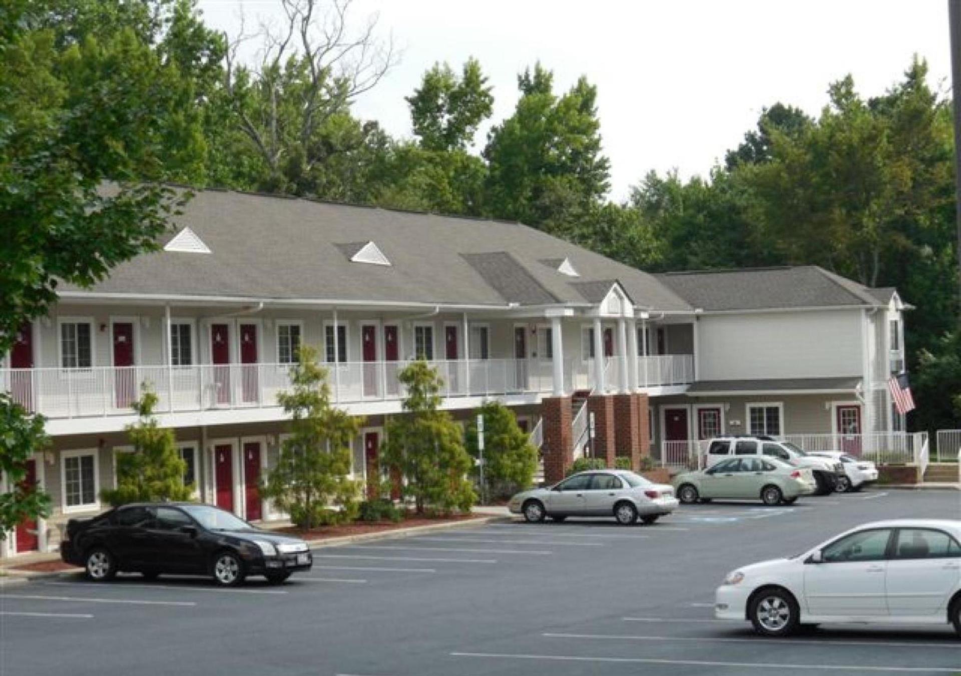 Affordable Suites Lexington photo 5