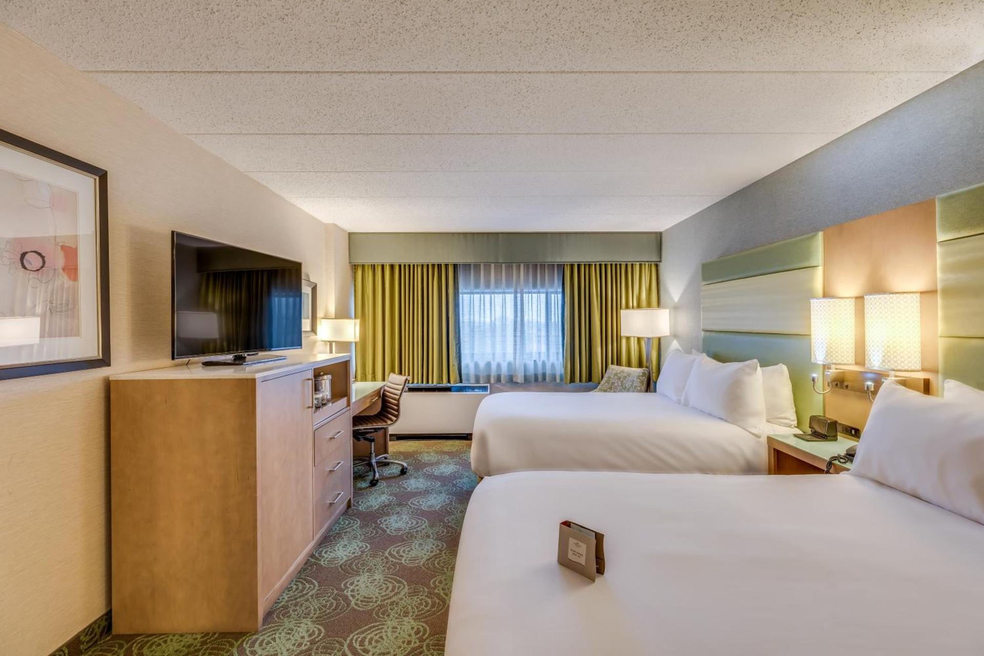 Crowne Plaza Lansing by IHG photo 62