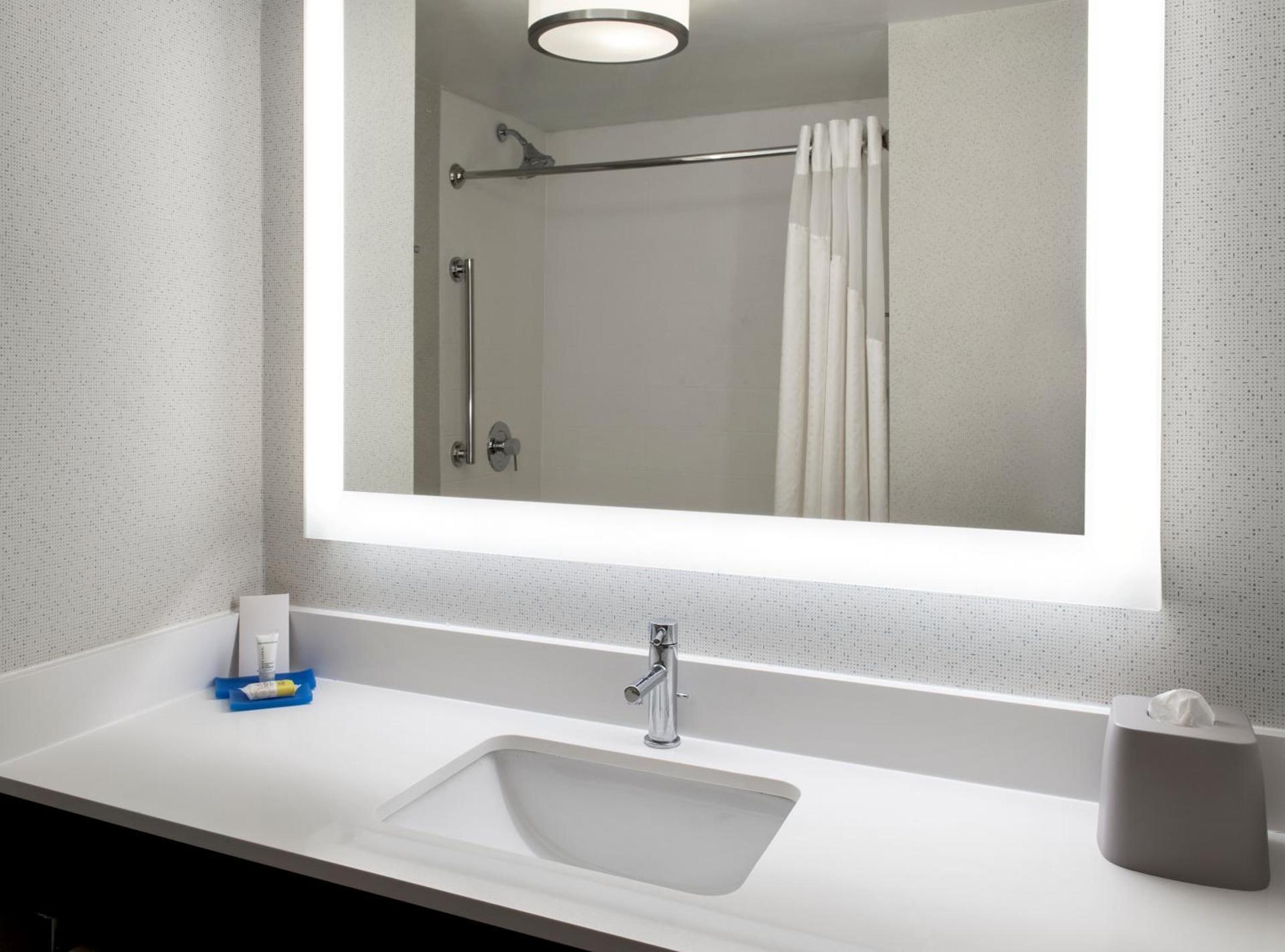 Holiday Inn Express Great Barrington by IHG photo 2