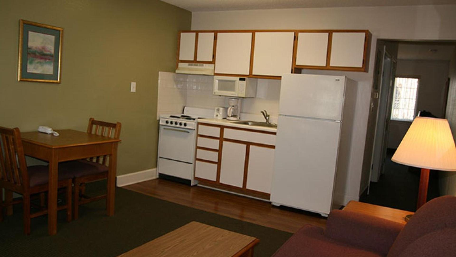 Affordable Suites Shelby photo 6
