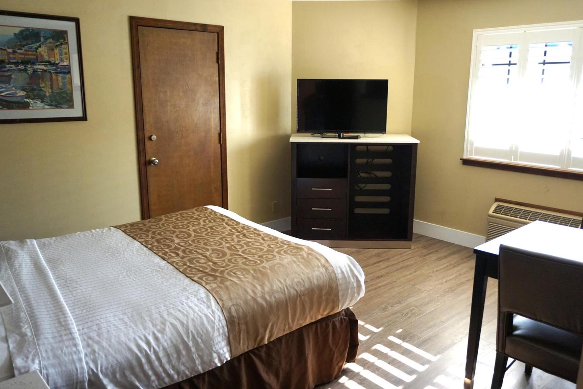Travelodge by Wyndham Concord photo 10