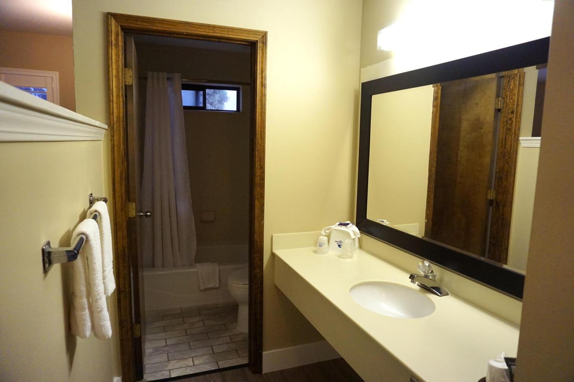 Travelodge by Wyndham Concord photo 13