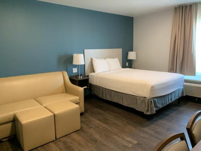 Candlewood Suites Pecos by IHG photo 16