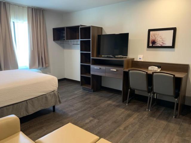 Candlewood Suites Pecos by IHG photo 24