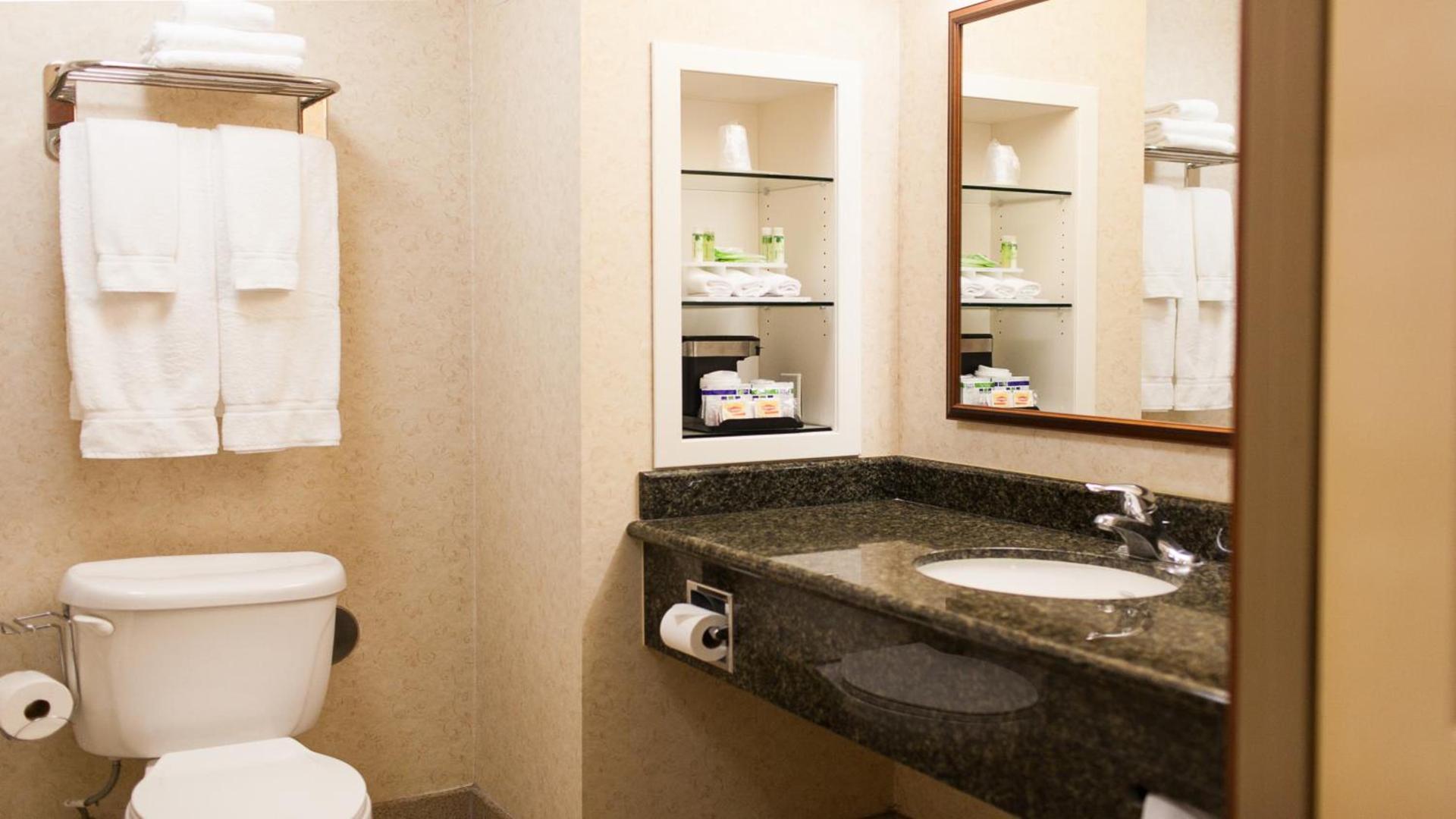 Holiday Inn Express Turlock by IHG photo 56