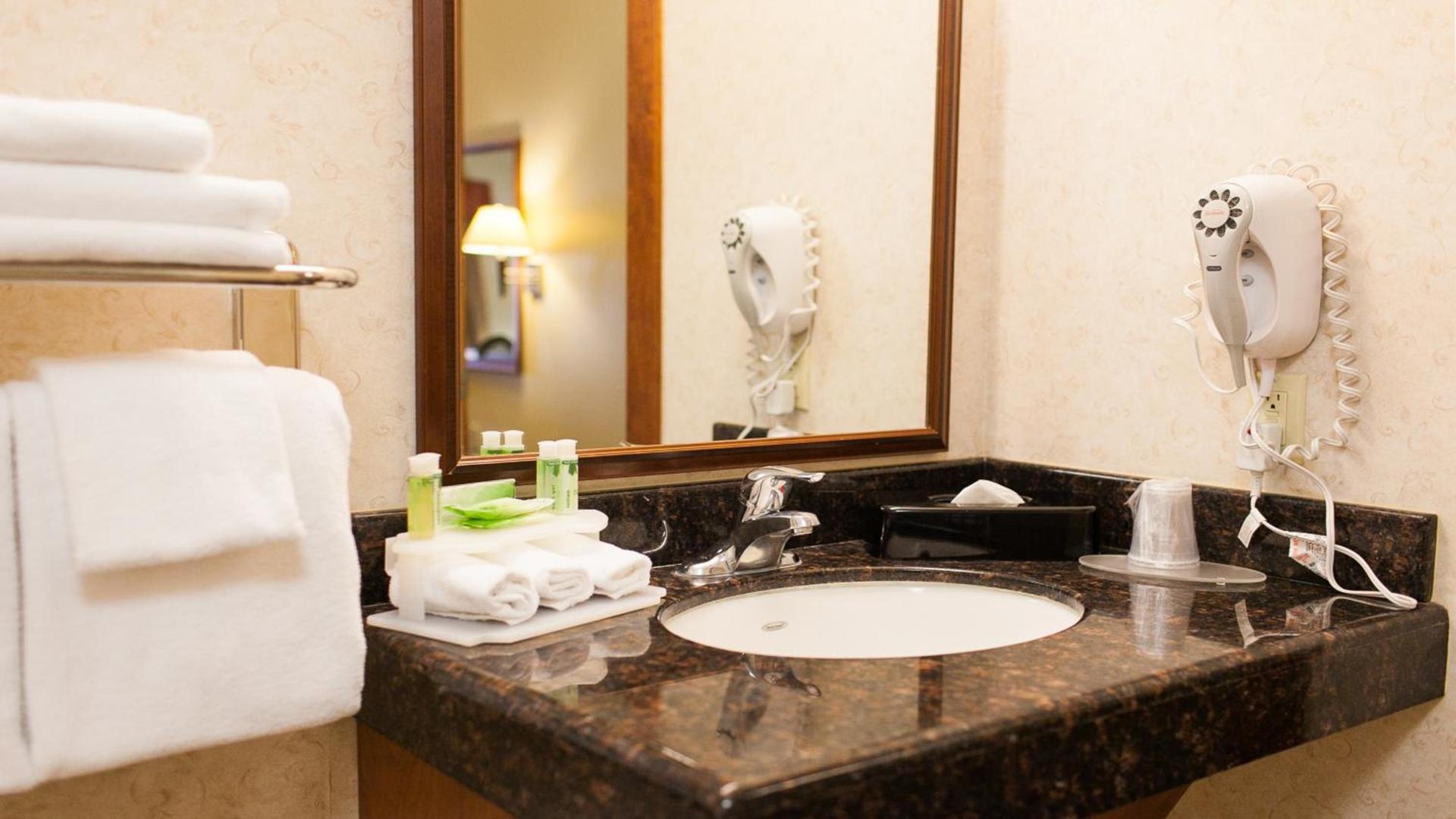 Holiday Inn Express Turlock by IHG photo 25