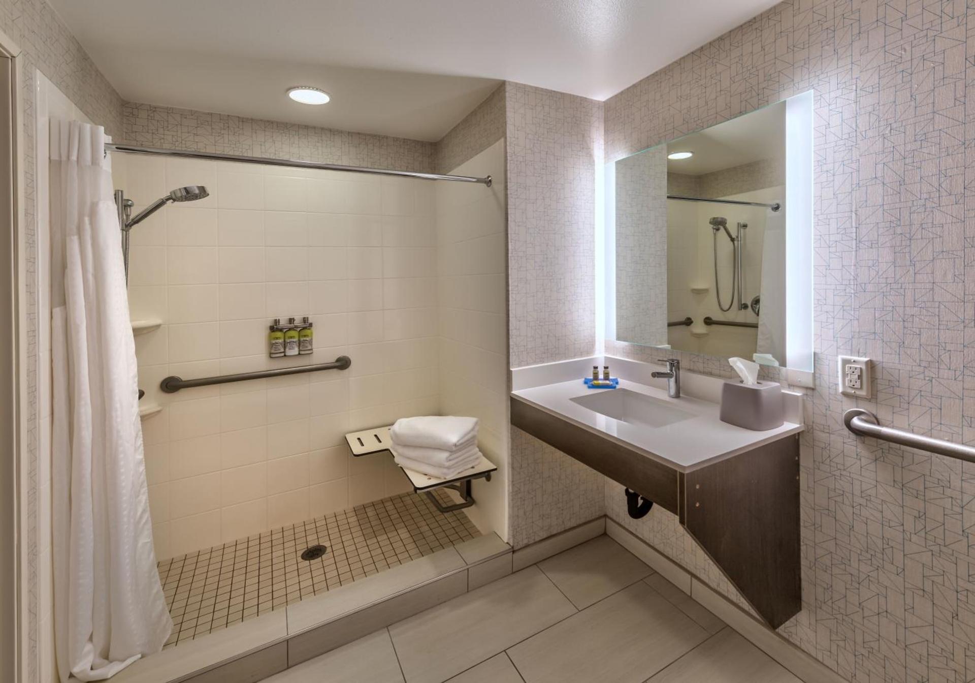Holiday Inn Express Hotel & Suites Minden by IHG photo 10