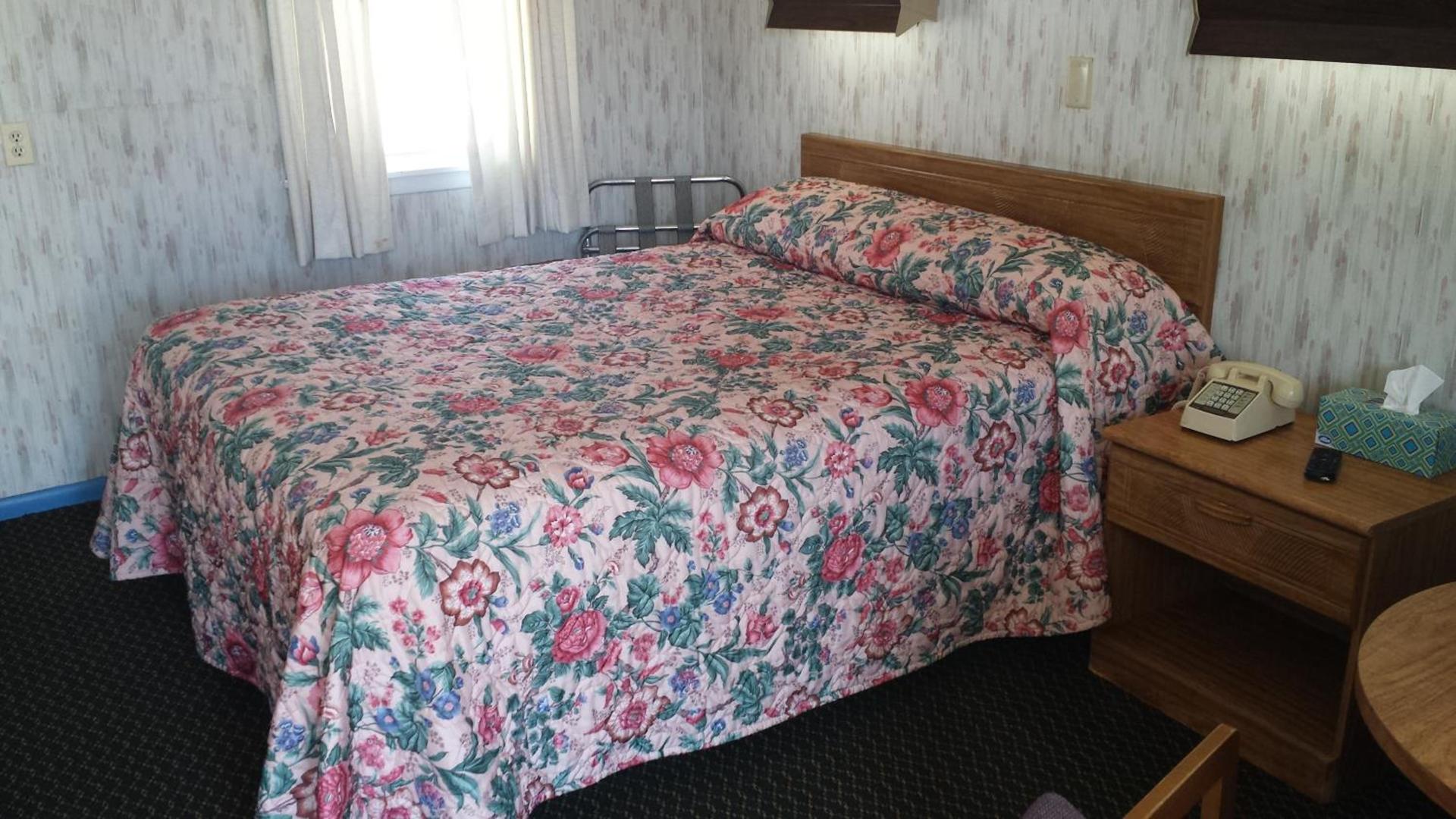 Sunset Inn photo 10