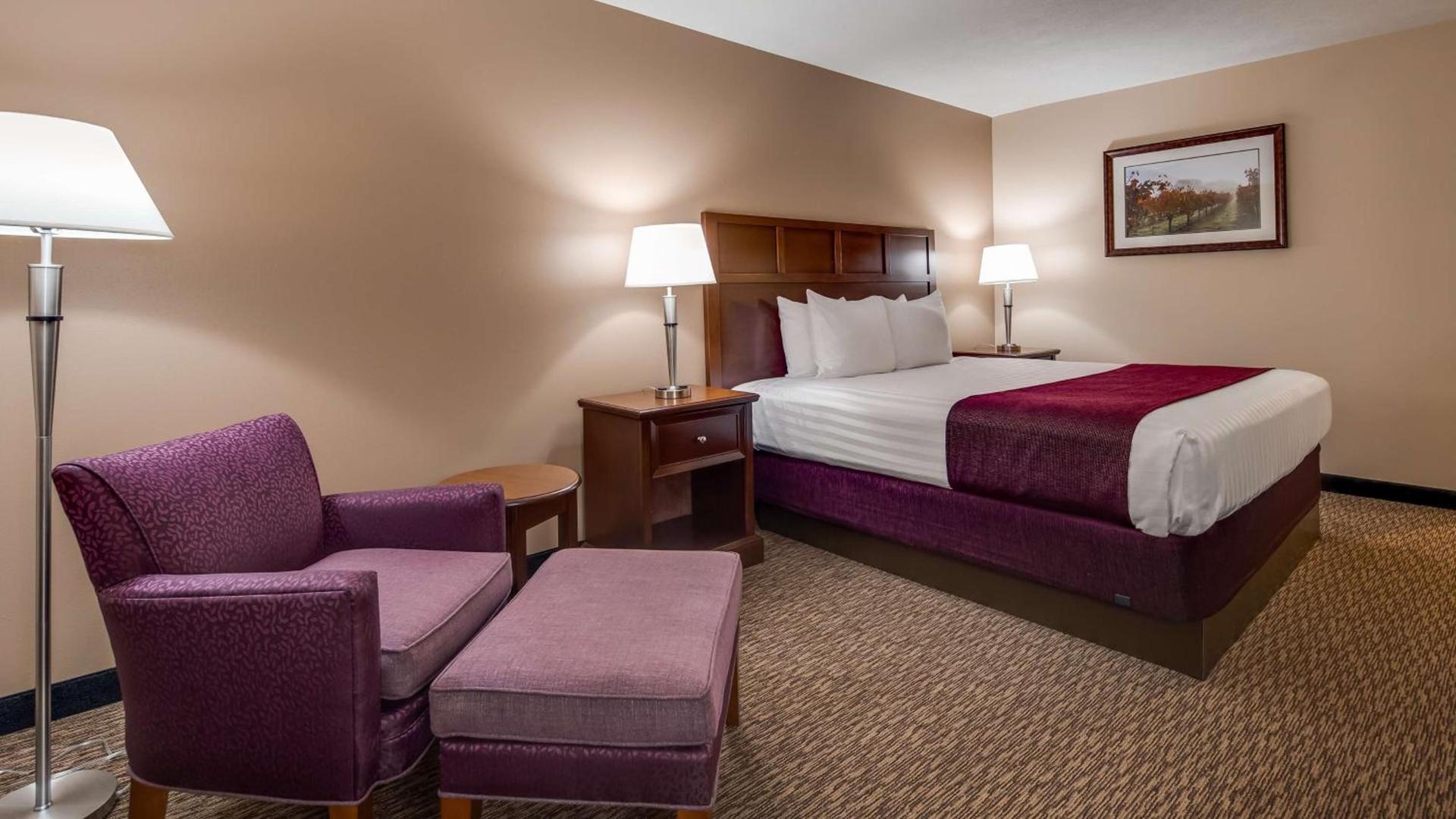Best Western Plus Grapevine Inn photo 45