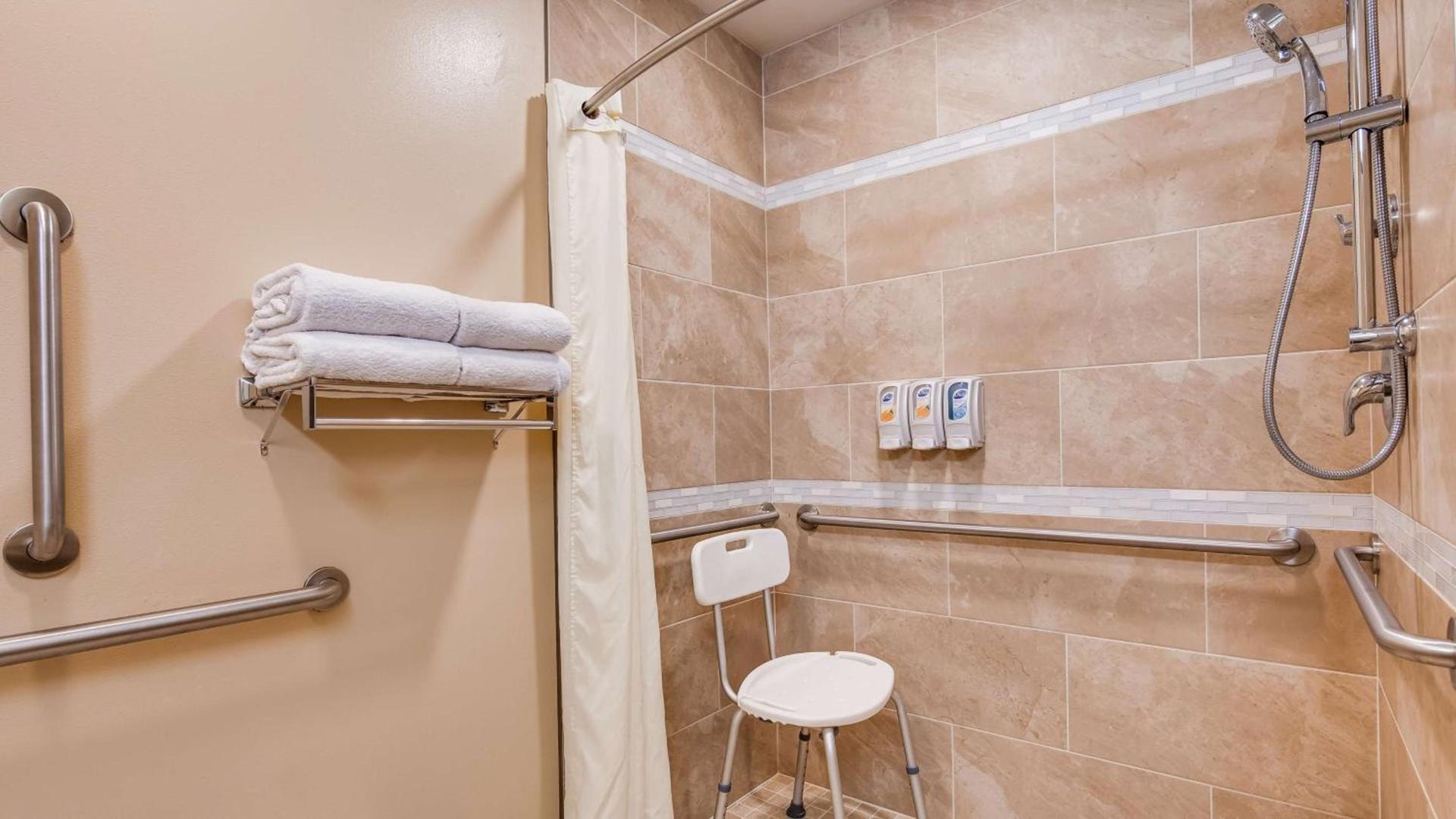 Best Western Plus Grapevine Inn photo 60