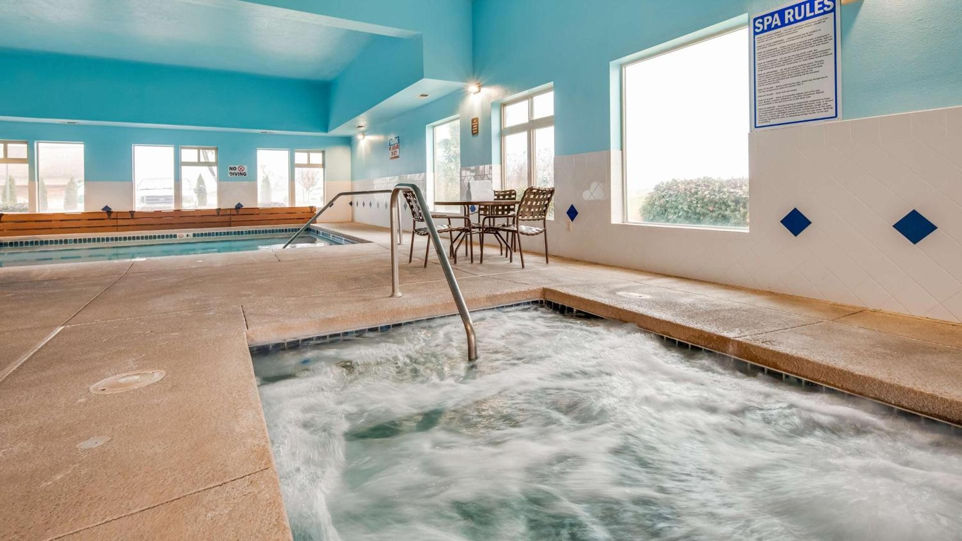 Best Western Plus Grapevine Inn photo 2