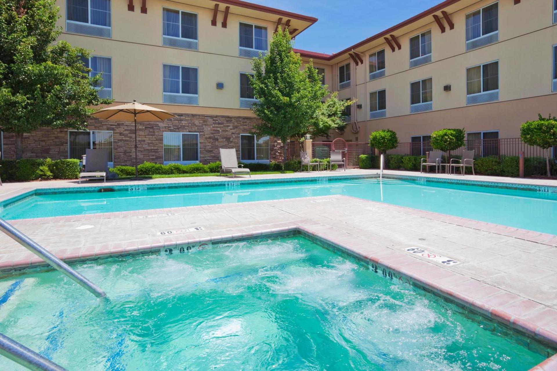 Holiday Inn Express Turlock by IHG photo 5