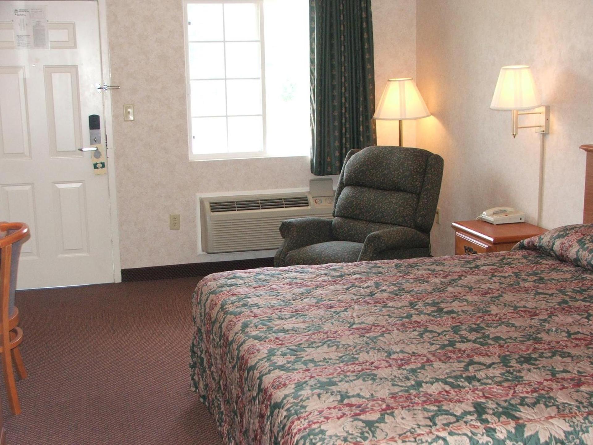 Deerfield Inn photo 2