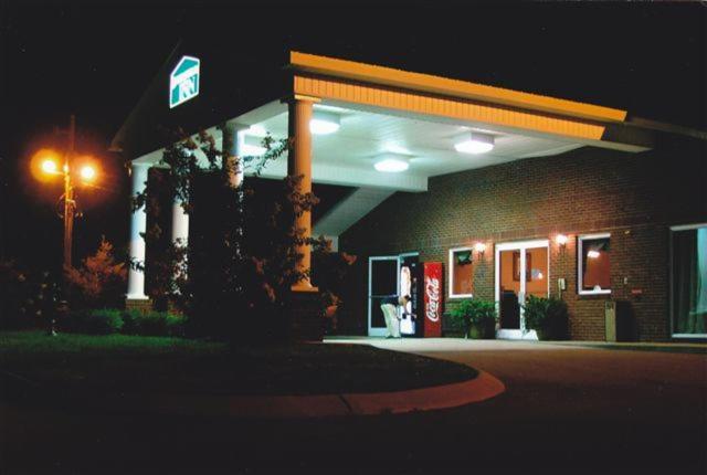 Deerfield Inn photo 6