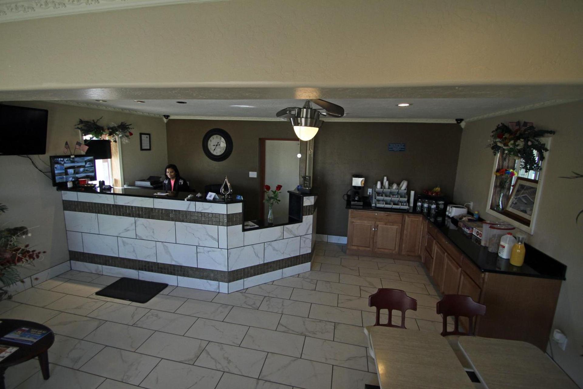 Executive Inn Snyder photo 23