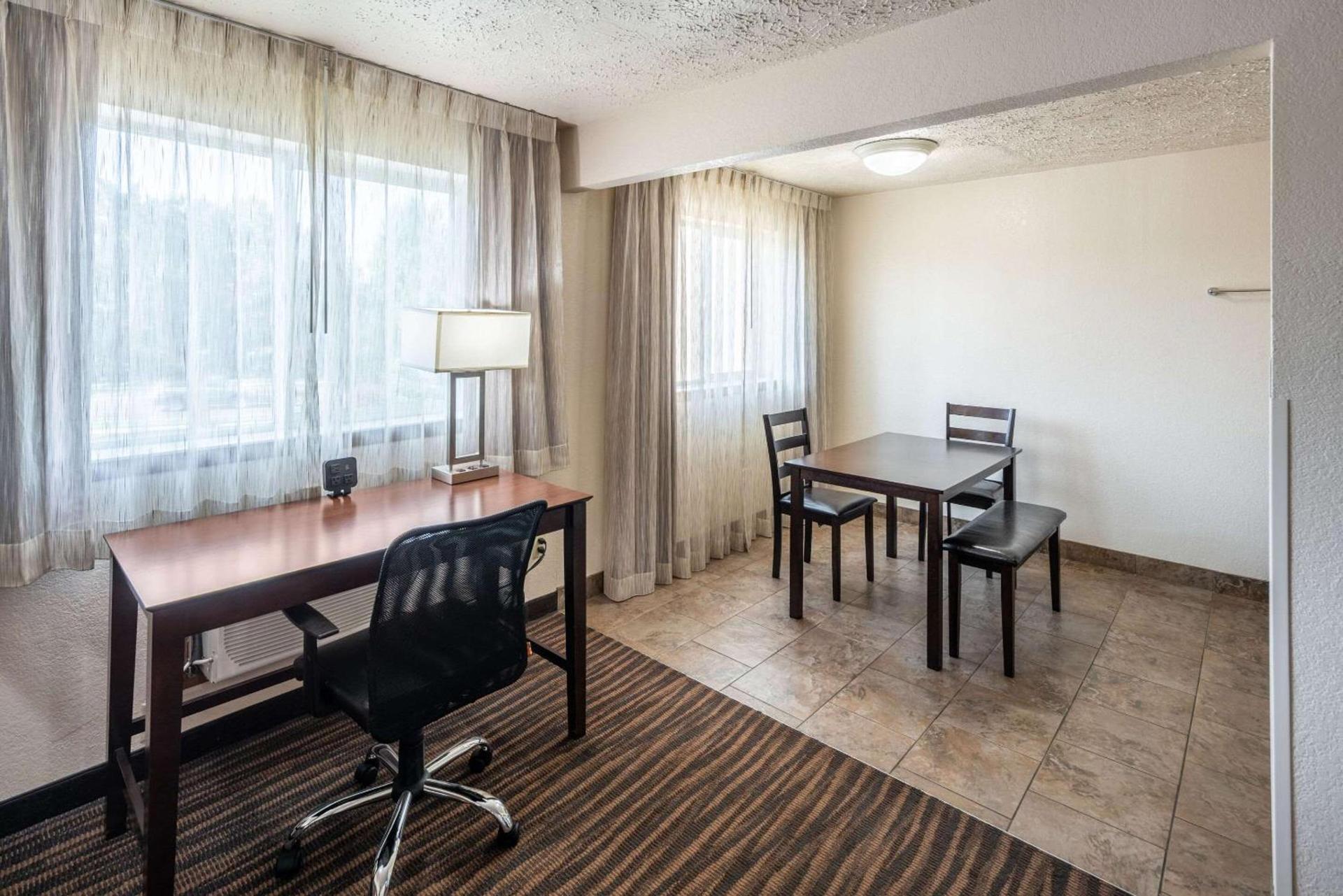 Quality Inn & Suites Downtown Walla Walla photo 37