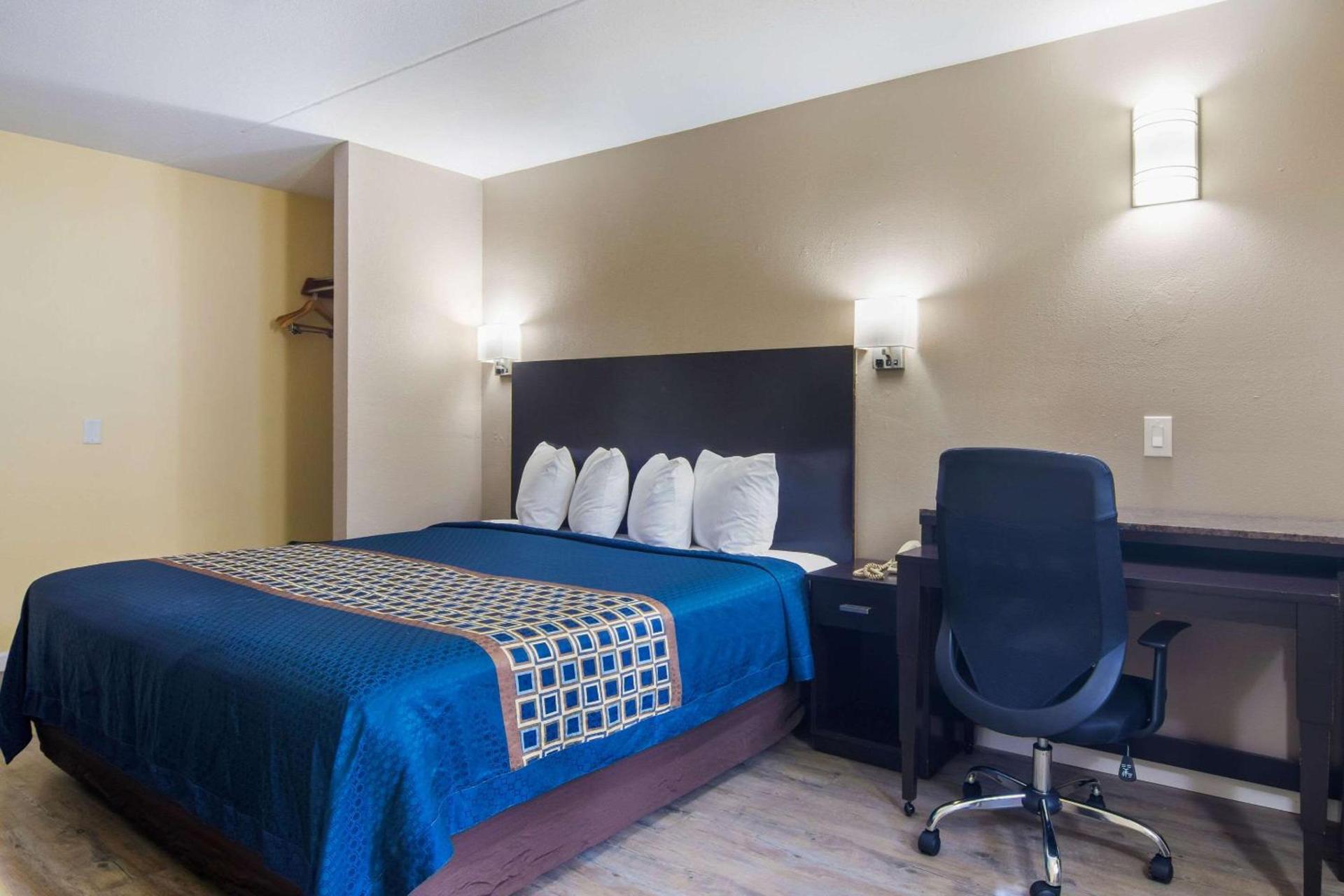 Rodeway Inn & Suites Monroeville-Pittsburgh photo 9