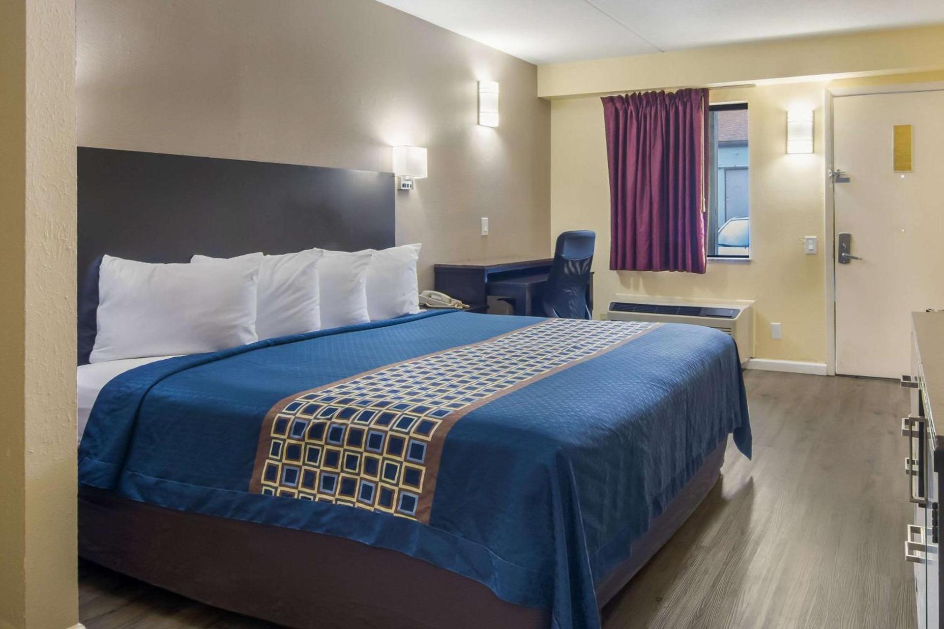 Rodeway Inn & Suites Monroeville-Pittsburgh photo 11