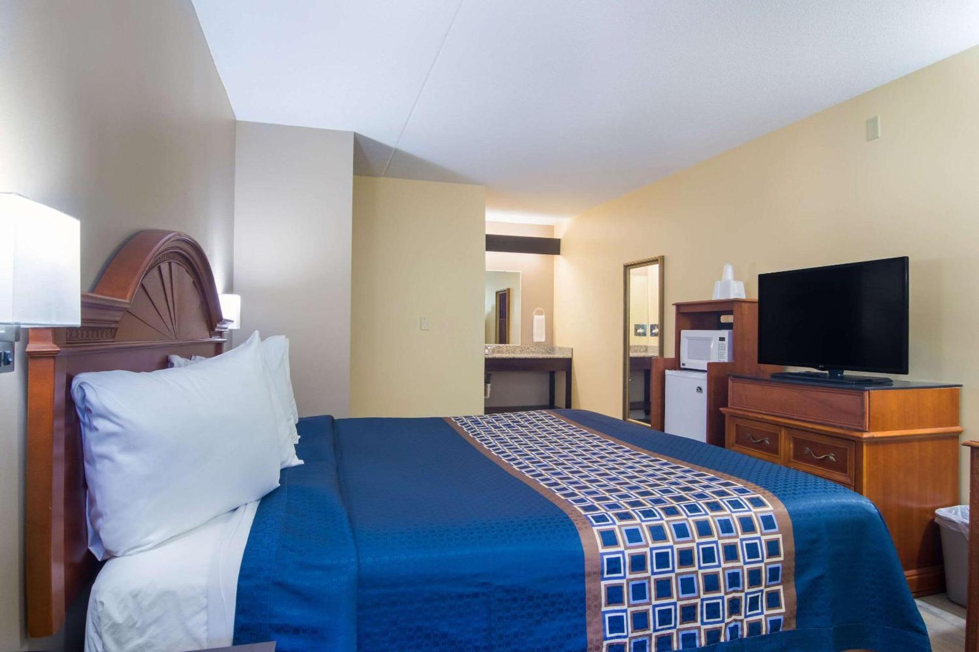 Rodeway Inn & Suites Monroeville-Pittsburgh photo 13