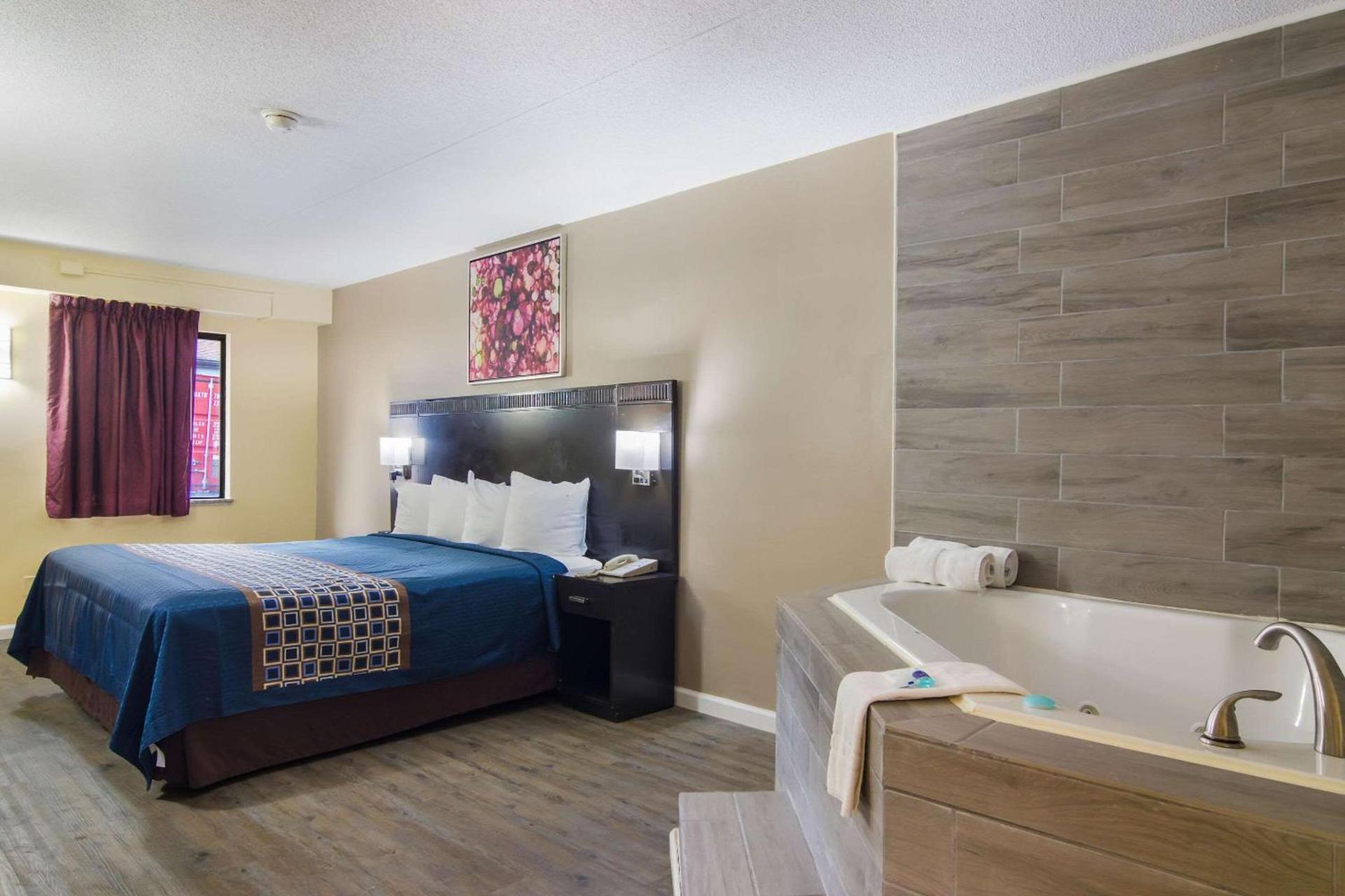 Rodeway Inn & Suites Monroeville-Pittsburgh photo 20