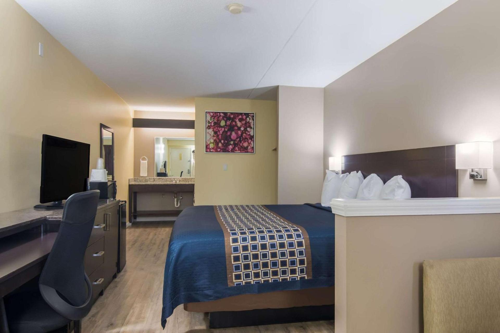 Rodeway Inn & Suites Monroeville-Pittsburgh photo 25