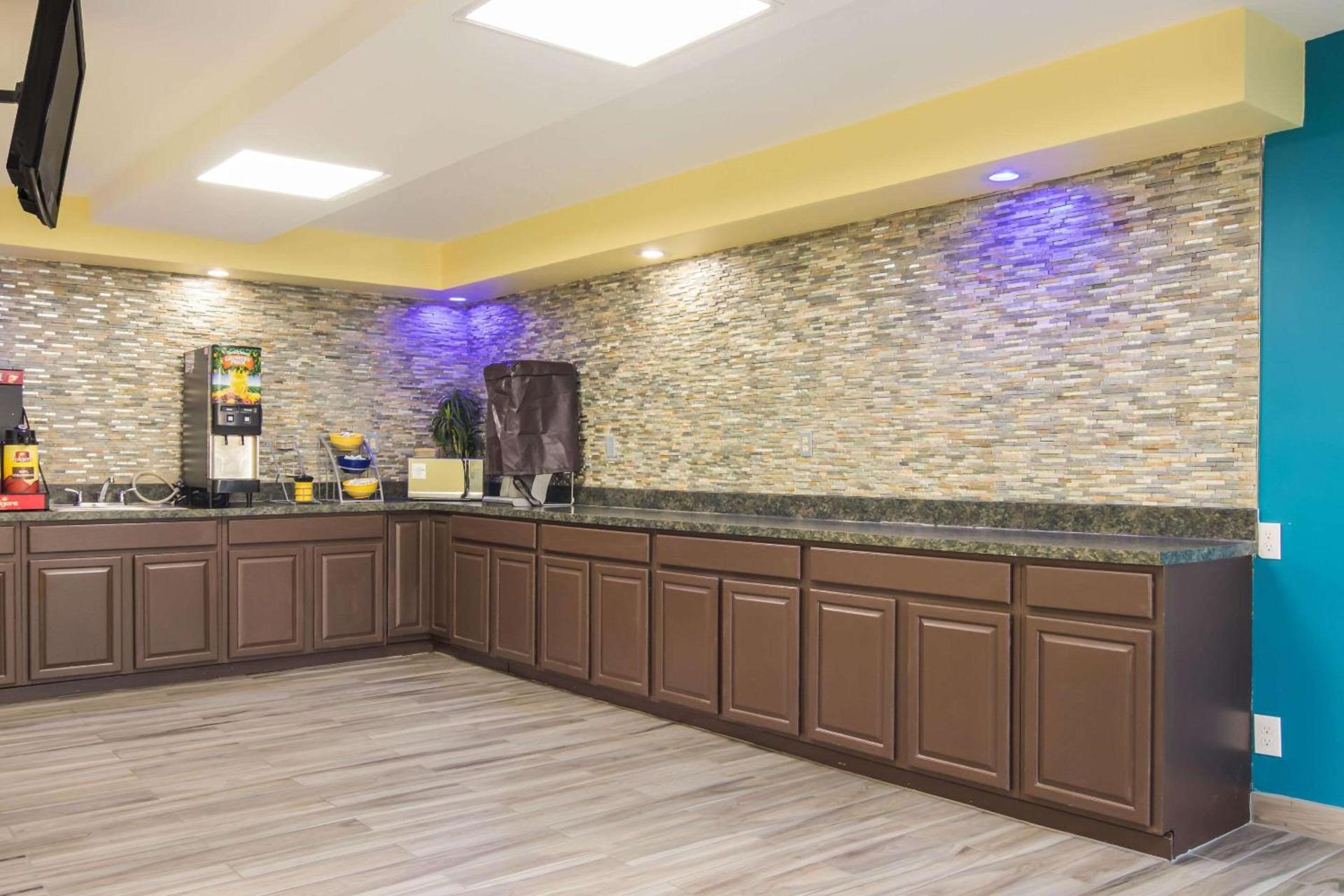 Rodeway Inn & Suites Monroeville-Pittsburgh photo 27
