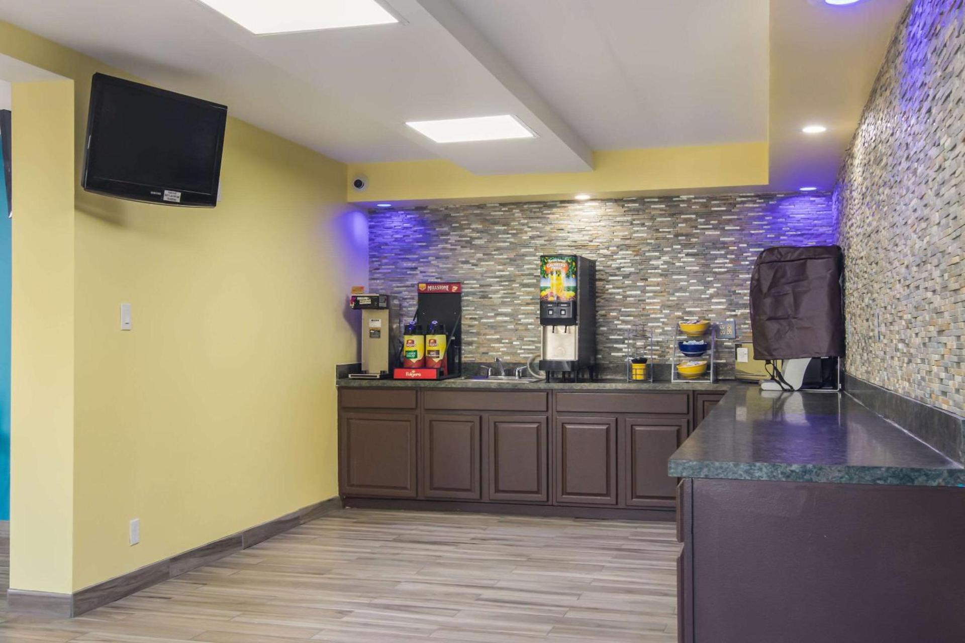 Rodeway Inn & Suites Monroeville-Pittsburgh photo 29