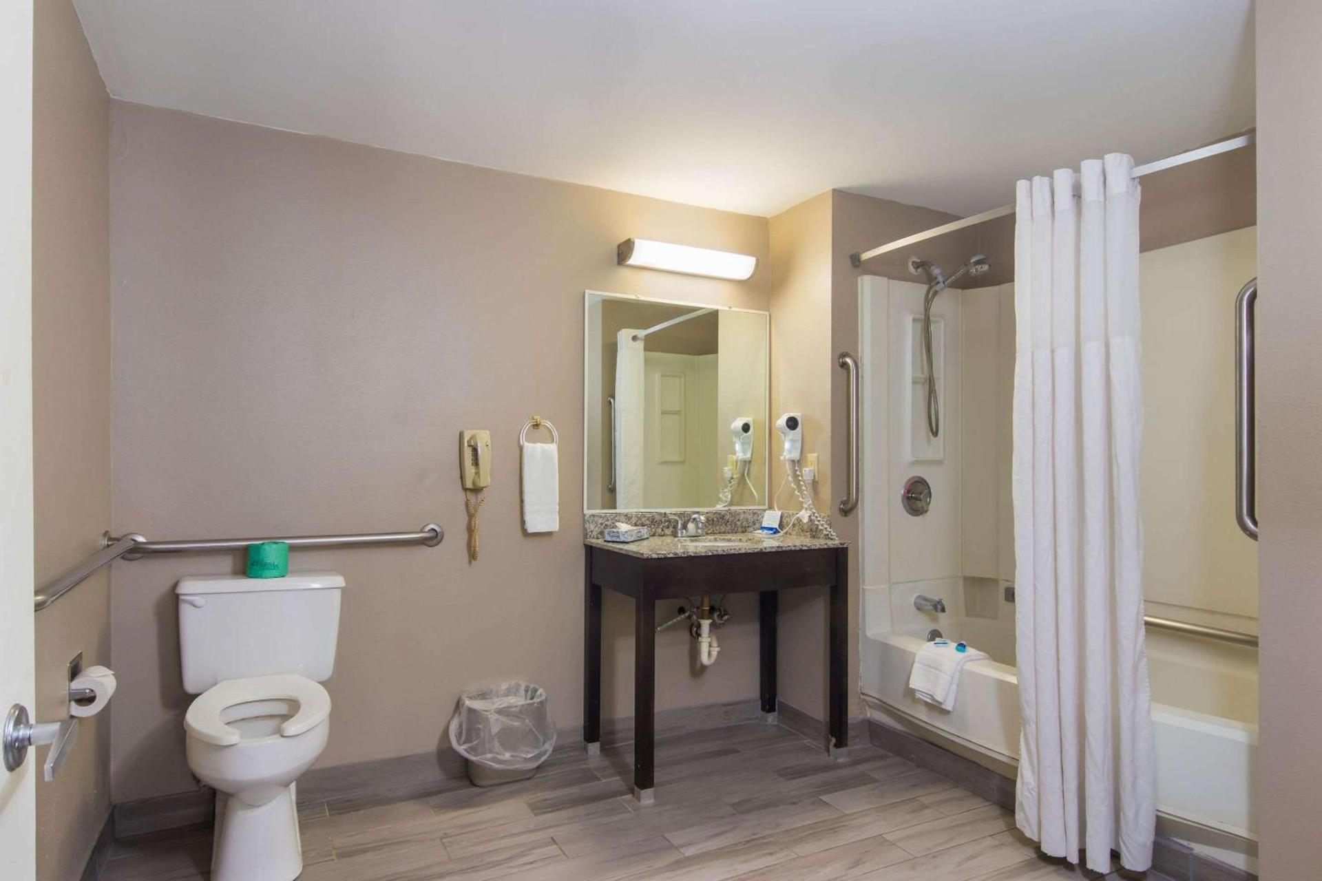 Rodeway Inn & Suites Monroeville-Pittsburgh photo 30