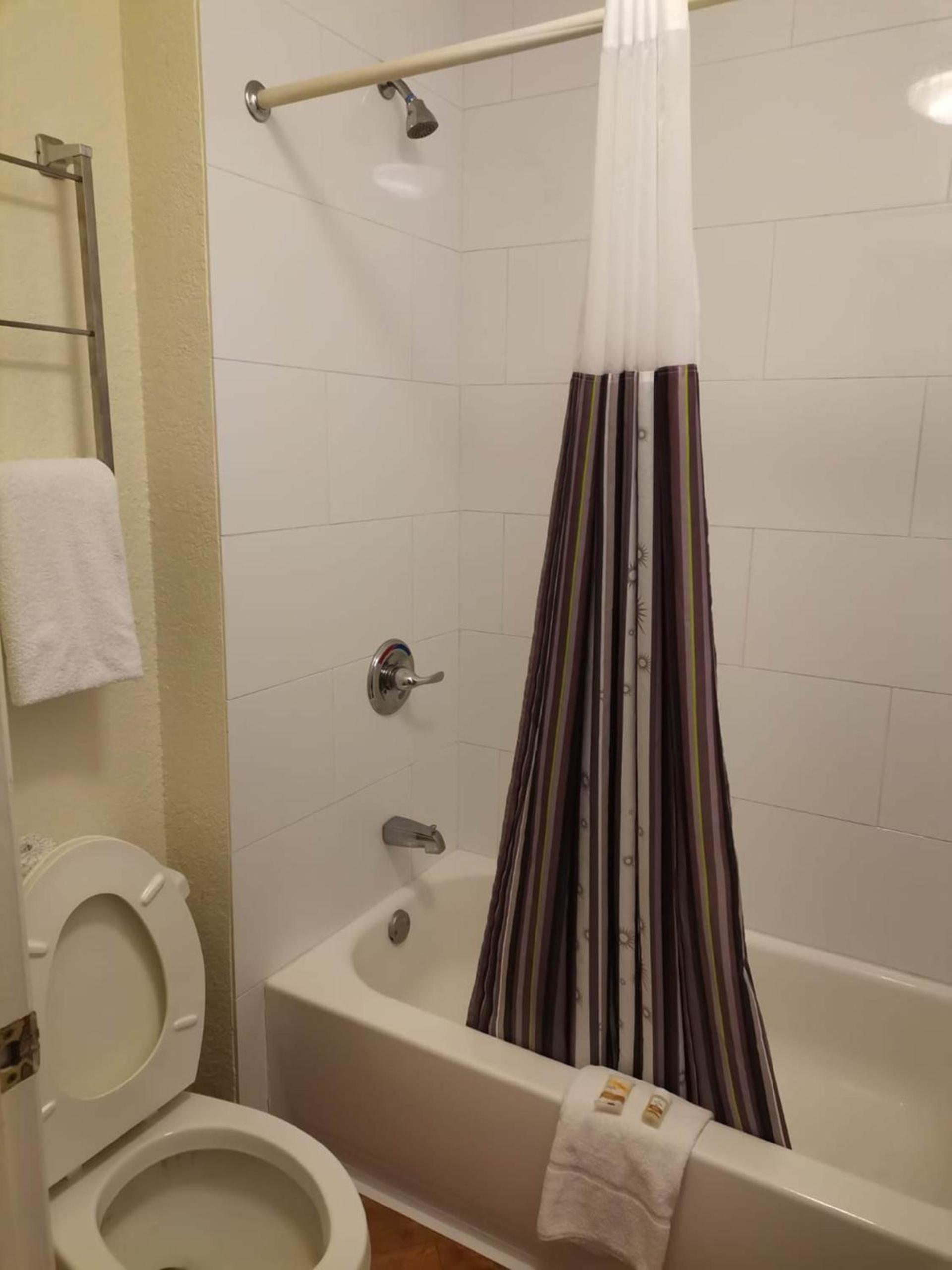 Super 8 by Wyndham San Antonio Near SeaWorld Ingram Park photo 34