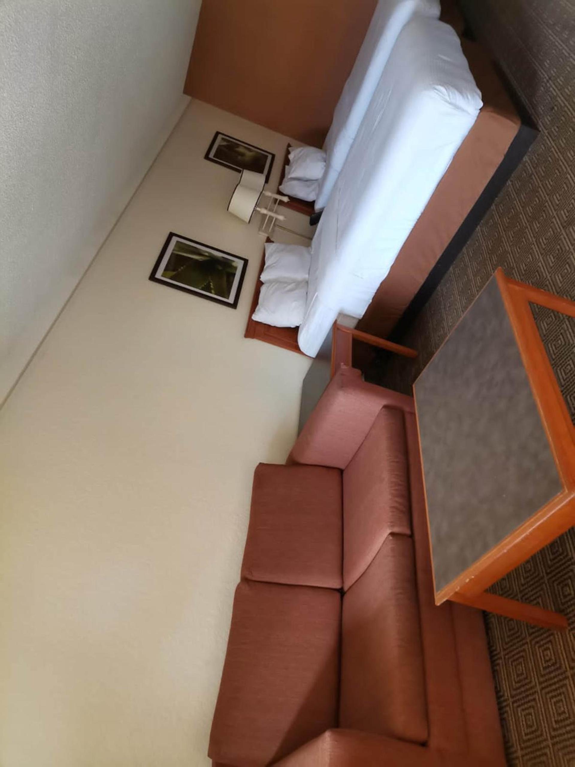 Super 8 by Wyndham San Antonio Near SeaWorld Ingram Park photo 32