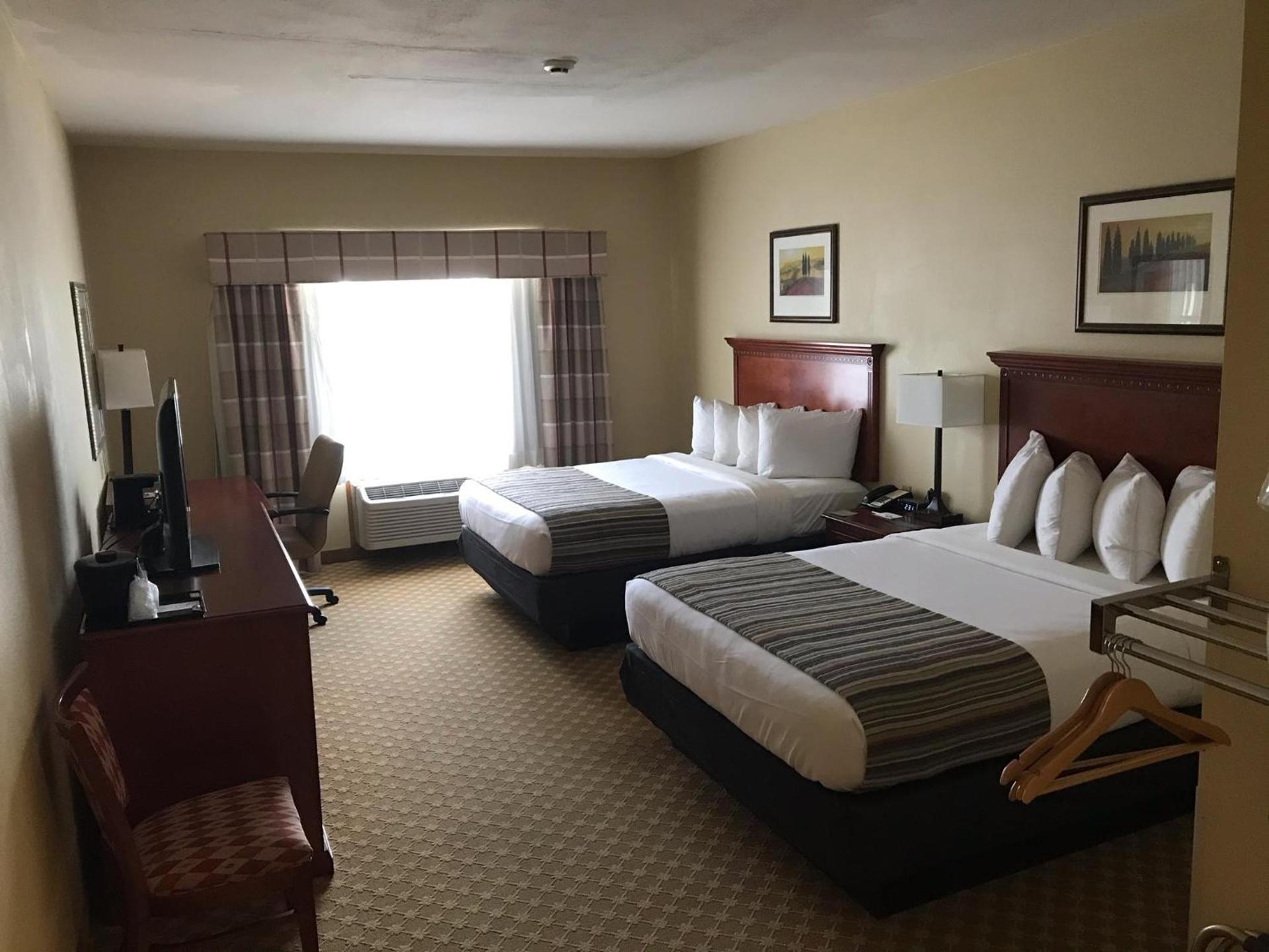 Country Inn & Suites by Radisson, Freeport, IL photo 57