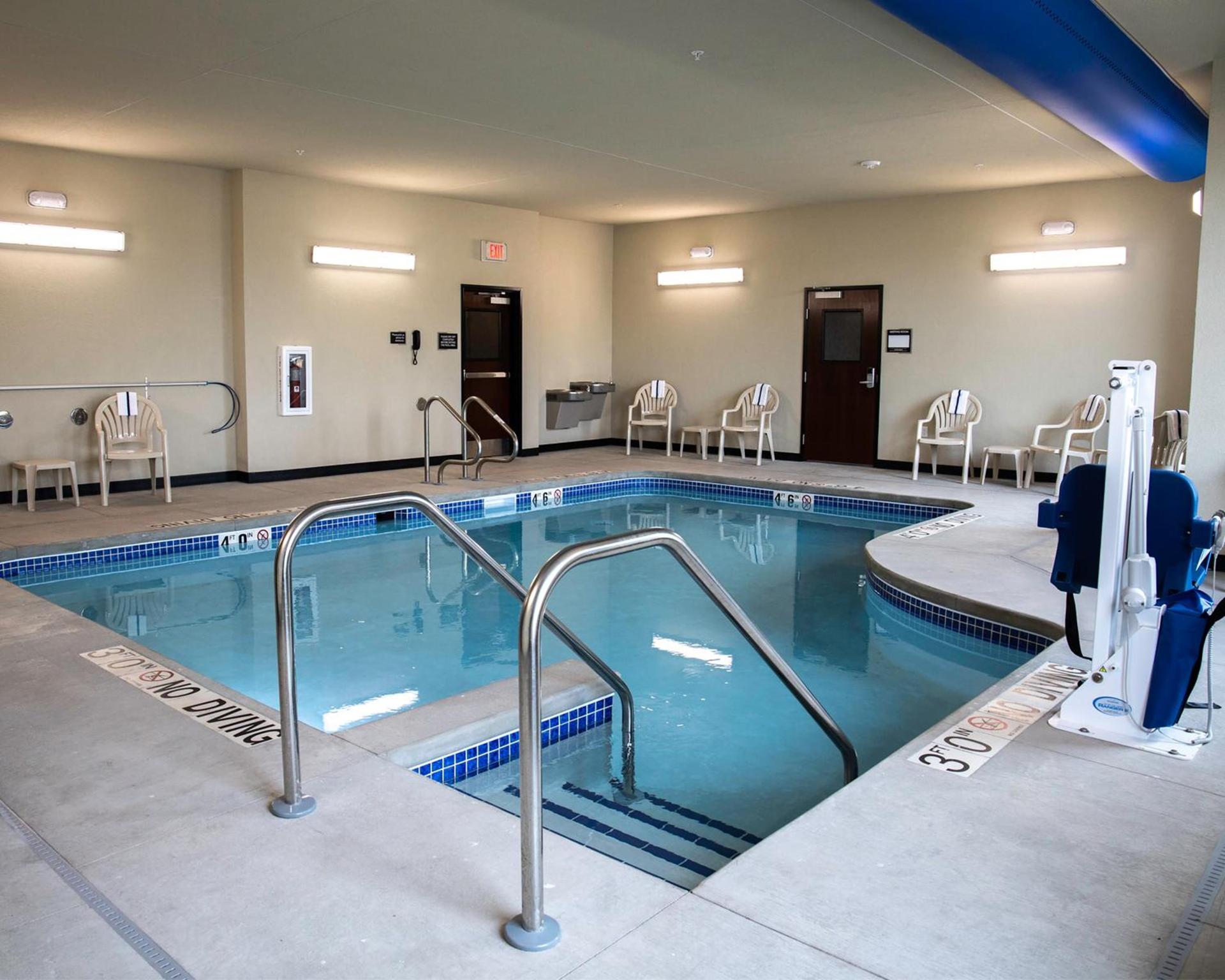 Cobblestone Hotel & Suites - Two Rivers photo 48