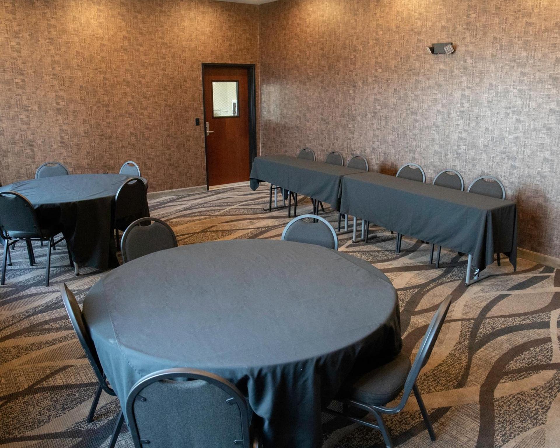 Cobblestone Hotel & Suites - Two Rivers photo 47