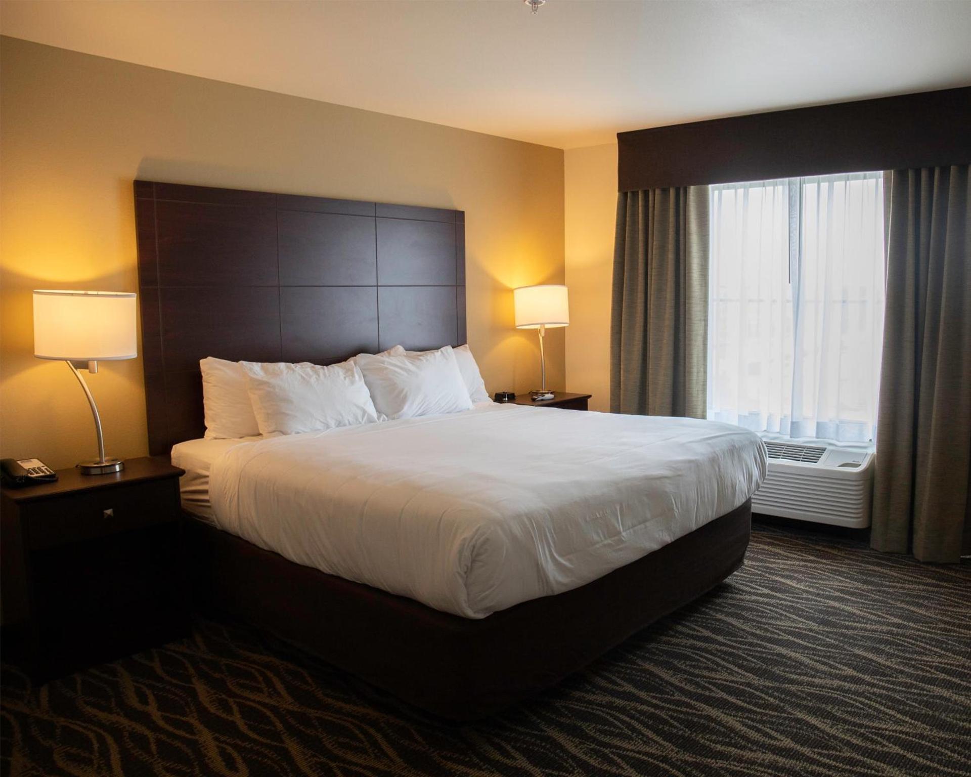 Cobblestone Hotel & Suites - Two Rivers photo 37