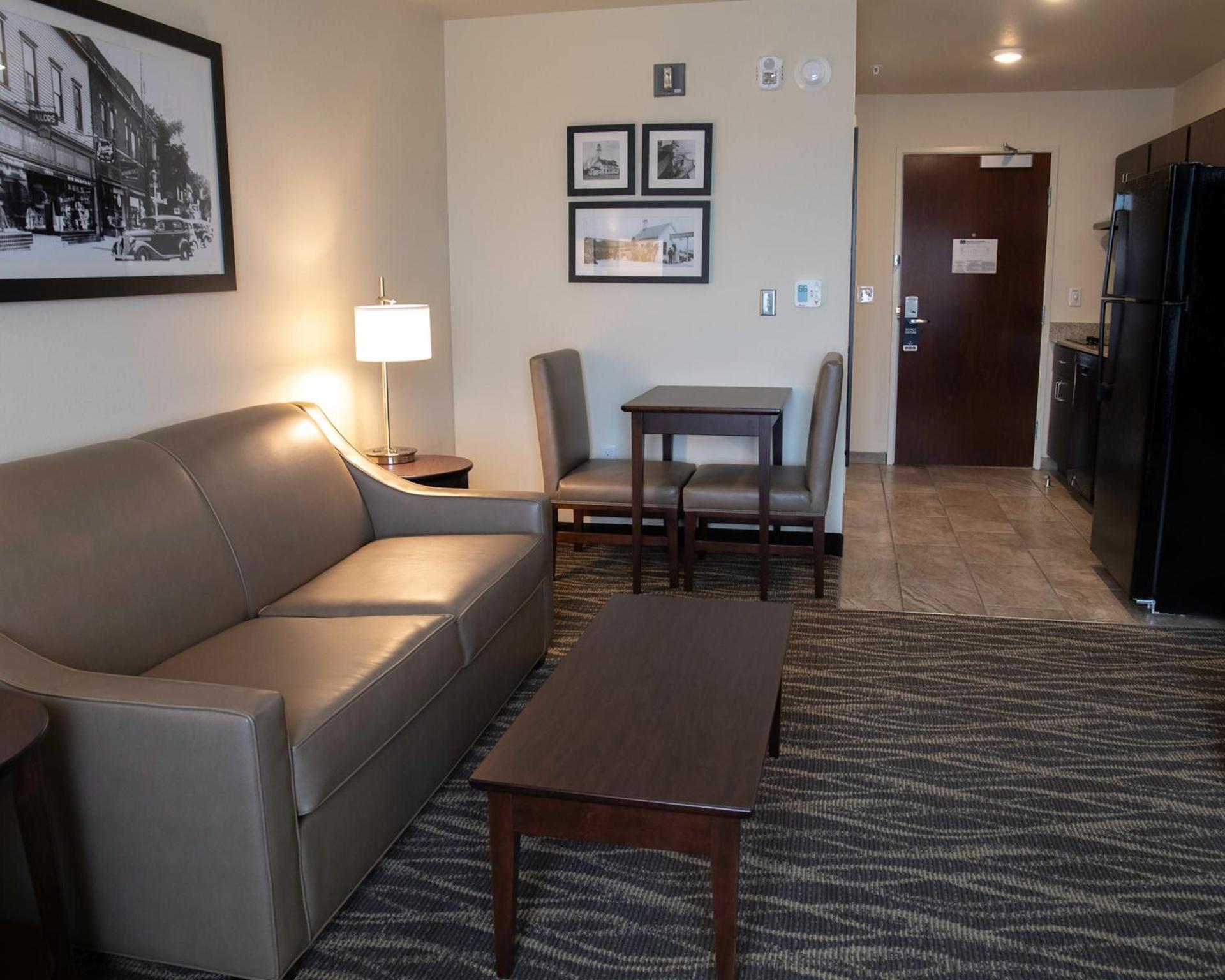 Cobblestone Hotel & Suites - Two Rivers photo 36