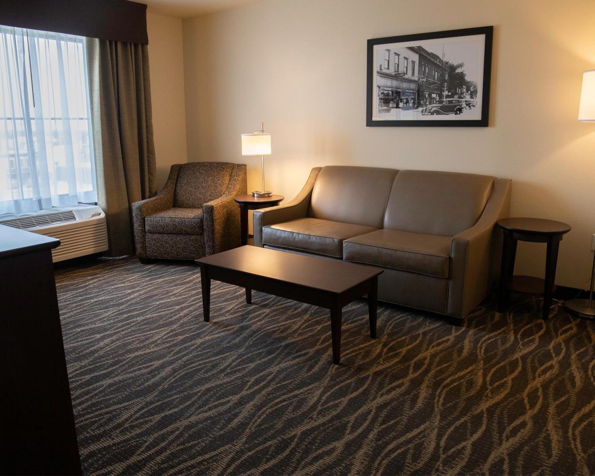 Cobblestone Hotel & Suites - Two Rivers photo 32