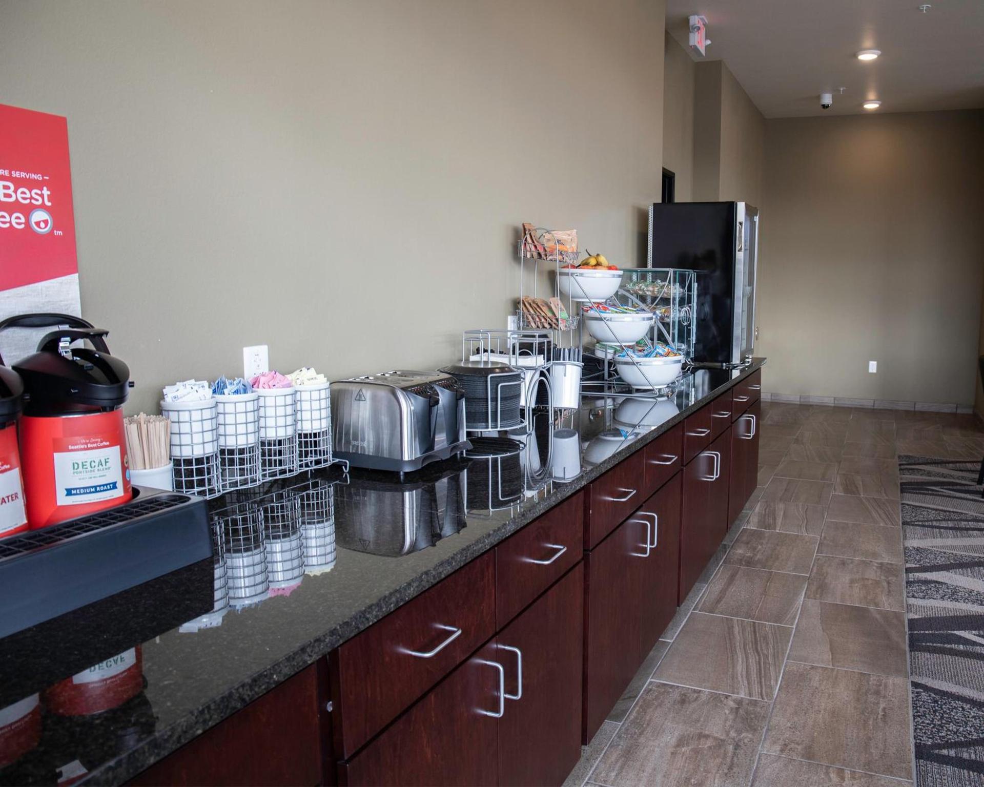 Cobblestone Hotel & Suites - Two Rivers photo 27