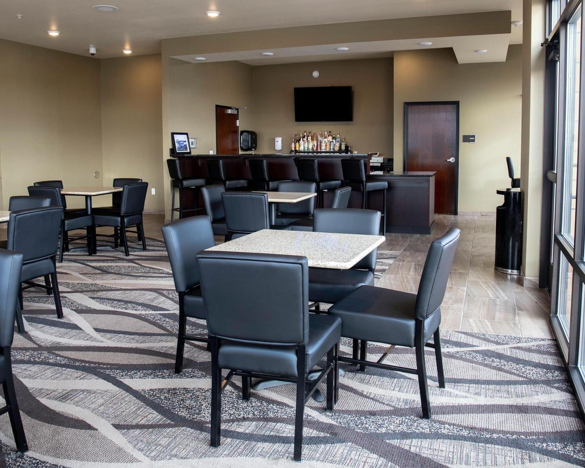 Cobblestone Hotel & Suites - Two Rivers photo 31