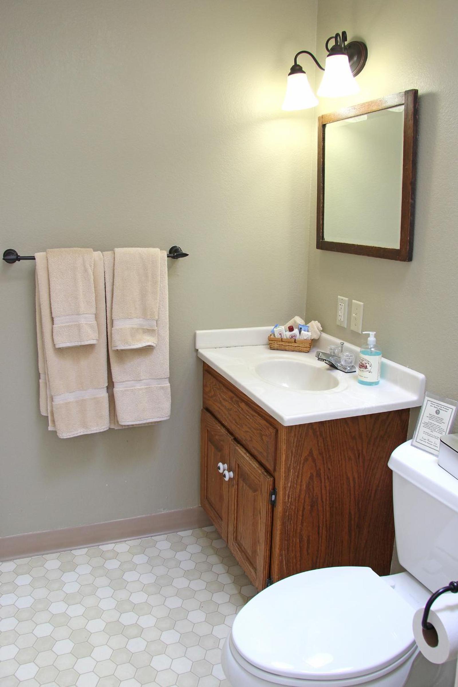 Eagle Harbor Inn photo 35