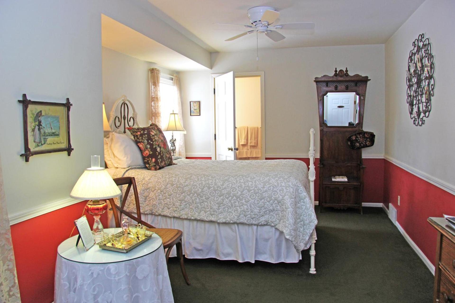 Eagle Harbor Inn photo 11